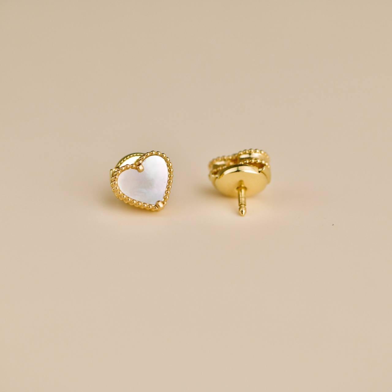 Van Cleef & Arpels Sweet Alhambra Mother of Pearl Heart 18K Yellow Gold Earrings For Sale 2