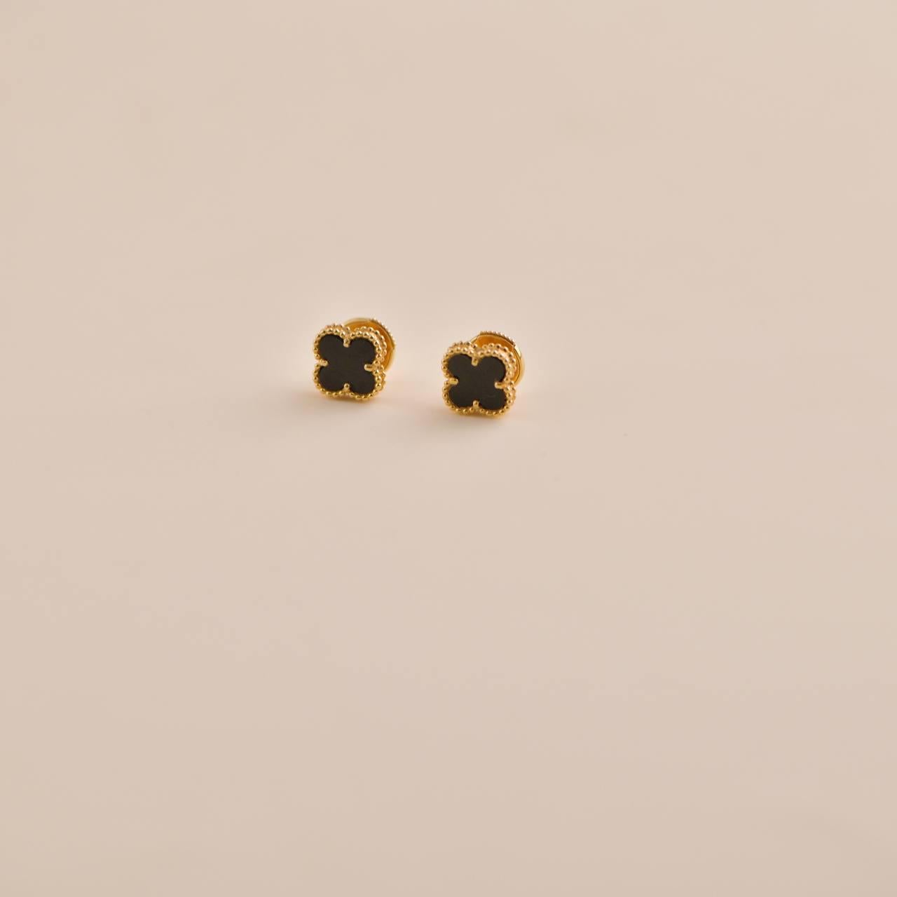 Van Cleef & Arpels Sweet Alhambra Onyx 18k Yellow Gold Earstuds In Excellent Condition In Banbury, GB