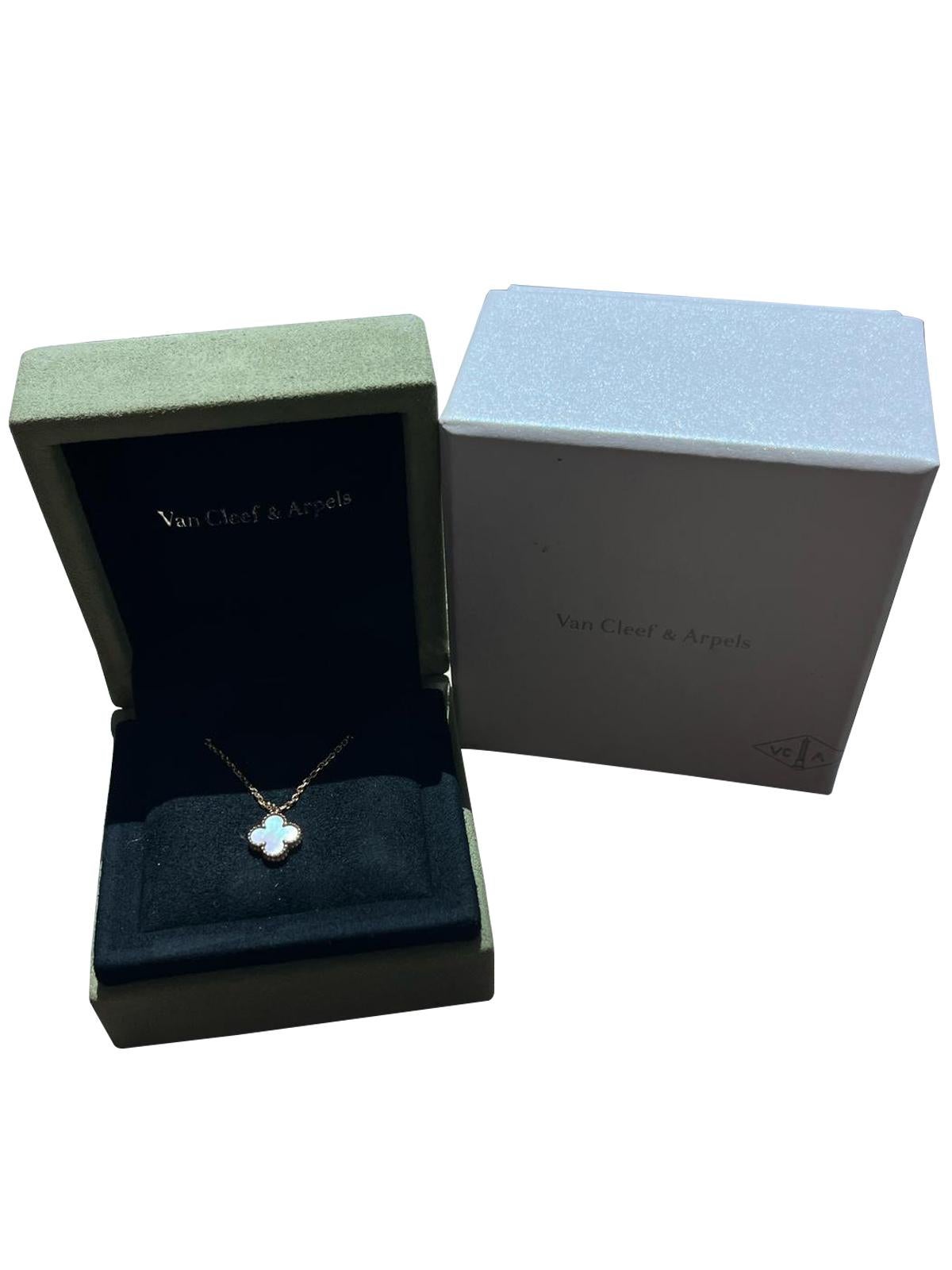 Modernist Van Cleef & Arpels Sweet Alhambra Pendant Four-Leaf Necklace 18K Yellow Gold
