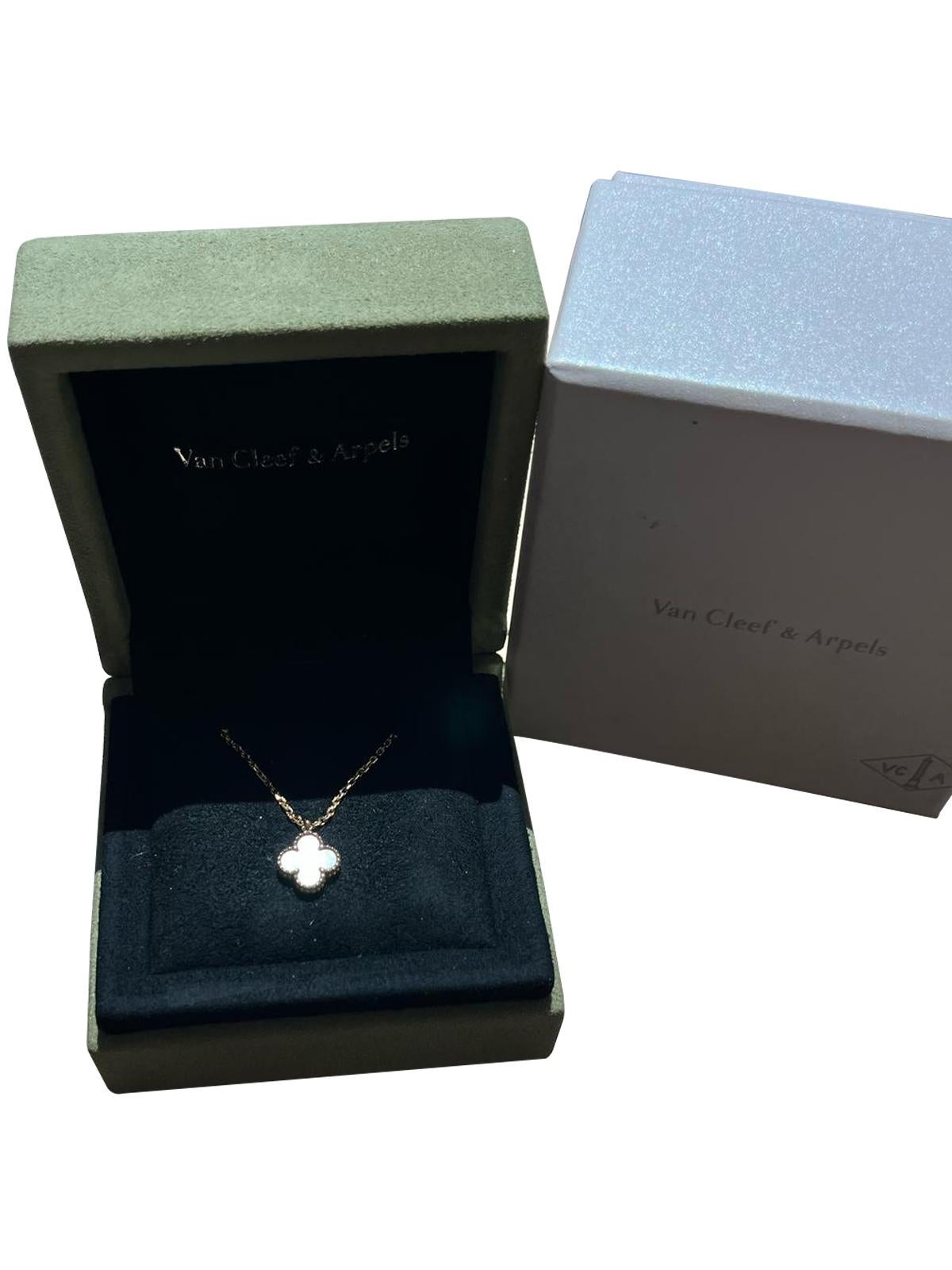 Women's Van Cleef & Arpels Sweet Alhambra Pendant Four-Leaf Necklace 18K Yellow Gold