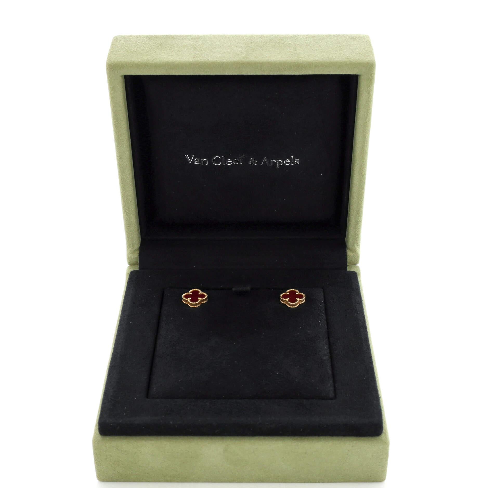 Condition: Great. Minor wear throughout.
Accessories:
Measurements: Height/Length: 9.25 mm, Width: 9.25 mm
Designer: Van Cleef & Arpels
Model: Sweet Alhambra Stud Earrings 18K Rose Gold and Carnelian
Exterior Color: Rose Gold
Item Number: 229351/1