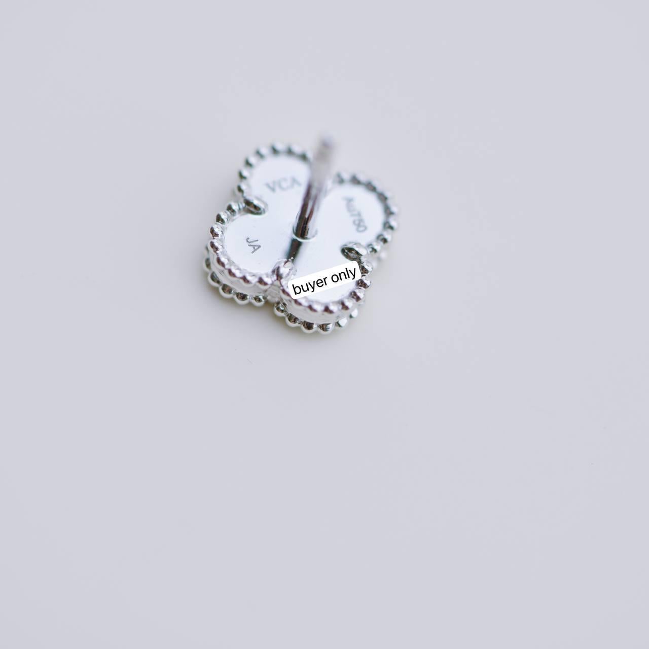 Van Cleef & Arpels Sweet Alhambra, boucles d'oreilles en or blanc 18 carats en vente 3