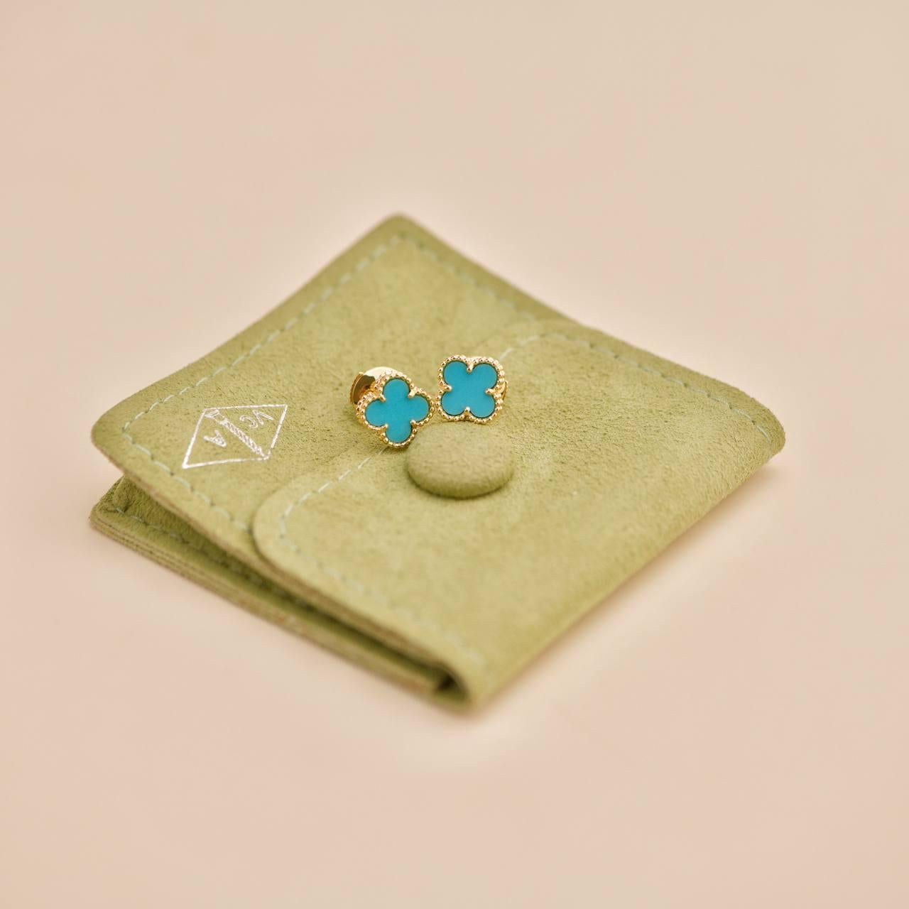 SKU	33301683
Comes With	Pouch Only
Date	2014
Model	VCARD25600
Serial Number	JE******
Metal	18k Yellow Gold
Stones	Turquoise
Weight	2.53 g
Width	0.9 cm
Condition	Excellent
______________________________________
**International Shipping