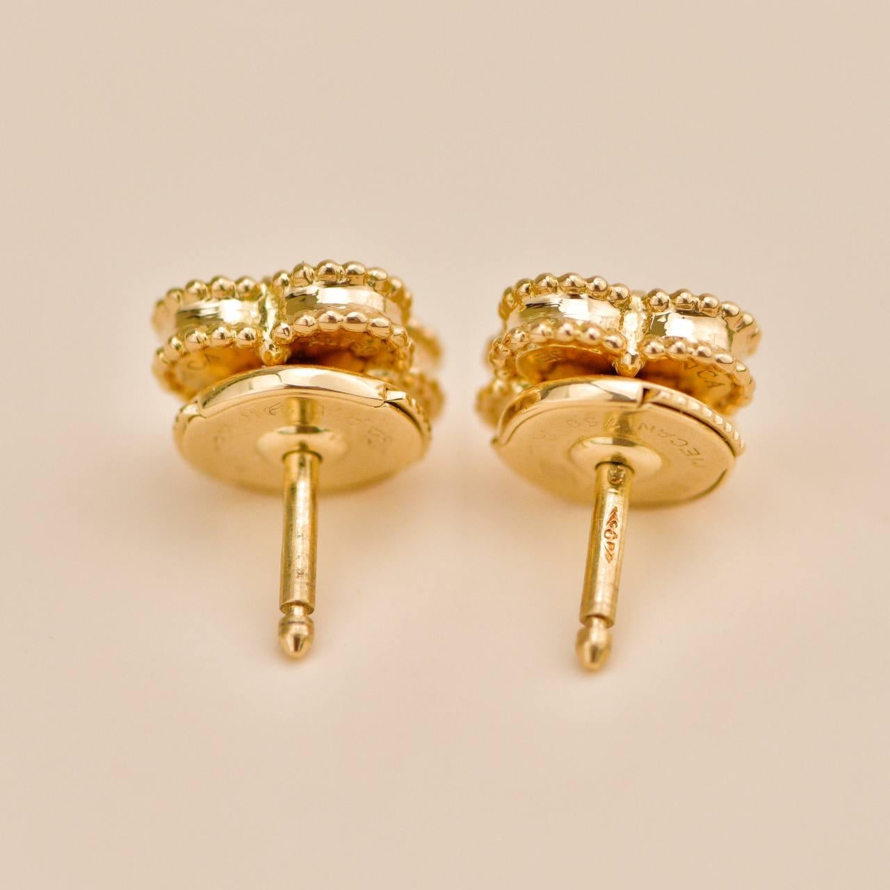  Van Cleef & Arpels Sweet Alhambra Turquoise 18K Yellow Gold Earrings Unisexe 