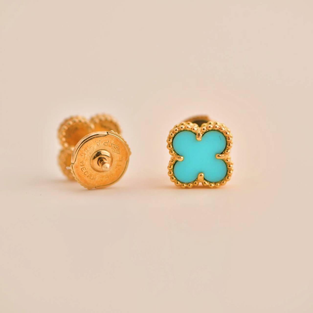 Van Cleef & Arpels Sweet Alhambra Turquoise 18k Yellow Gold Earstuds In Excellent Condition In Banbury, GB