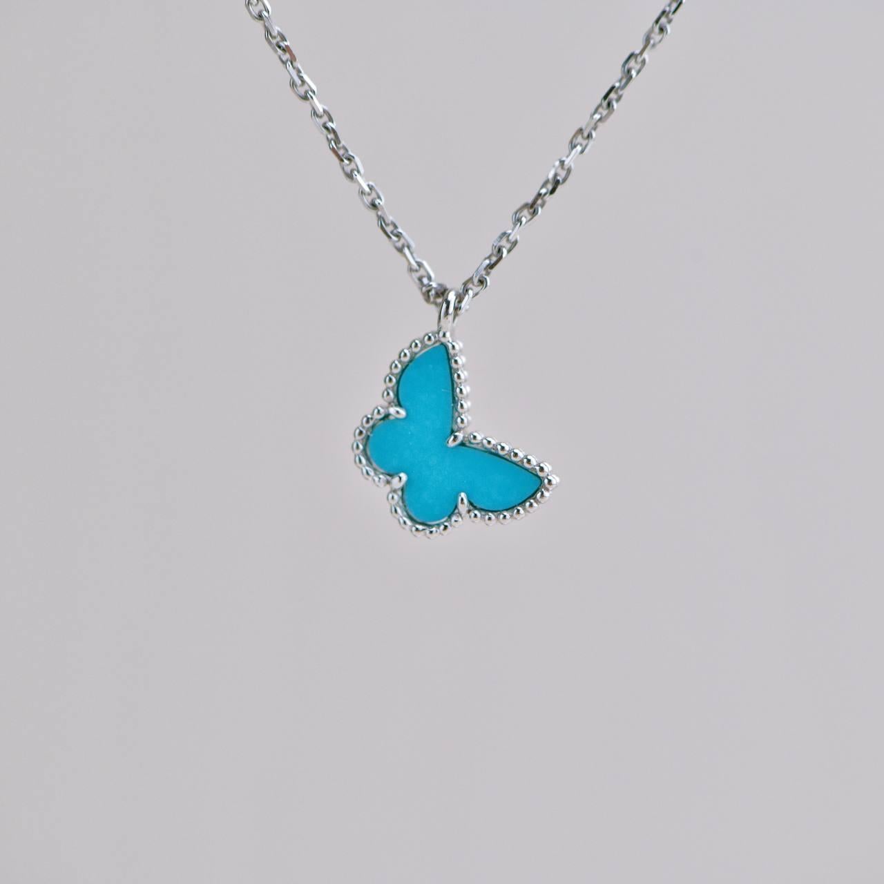 Van Cleef & Arpels Sweet Alhambra Türkis Schmetterling 18K Weißgold Halskette für Damen oder Herren im Angebot