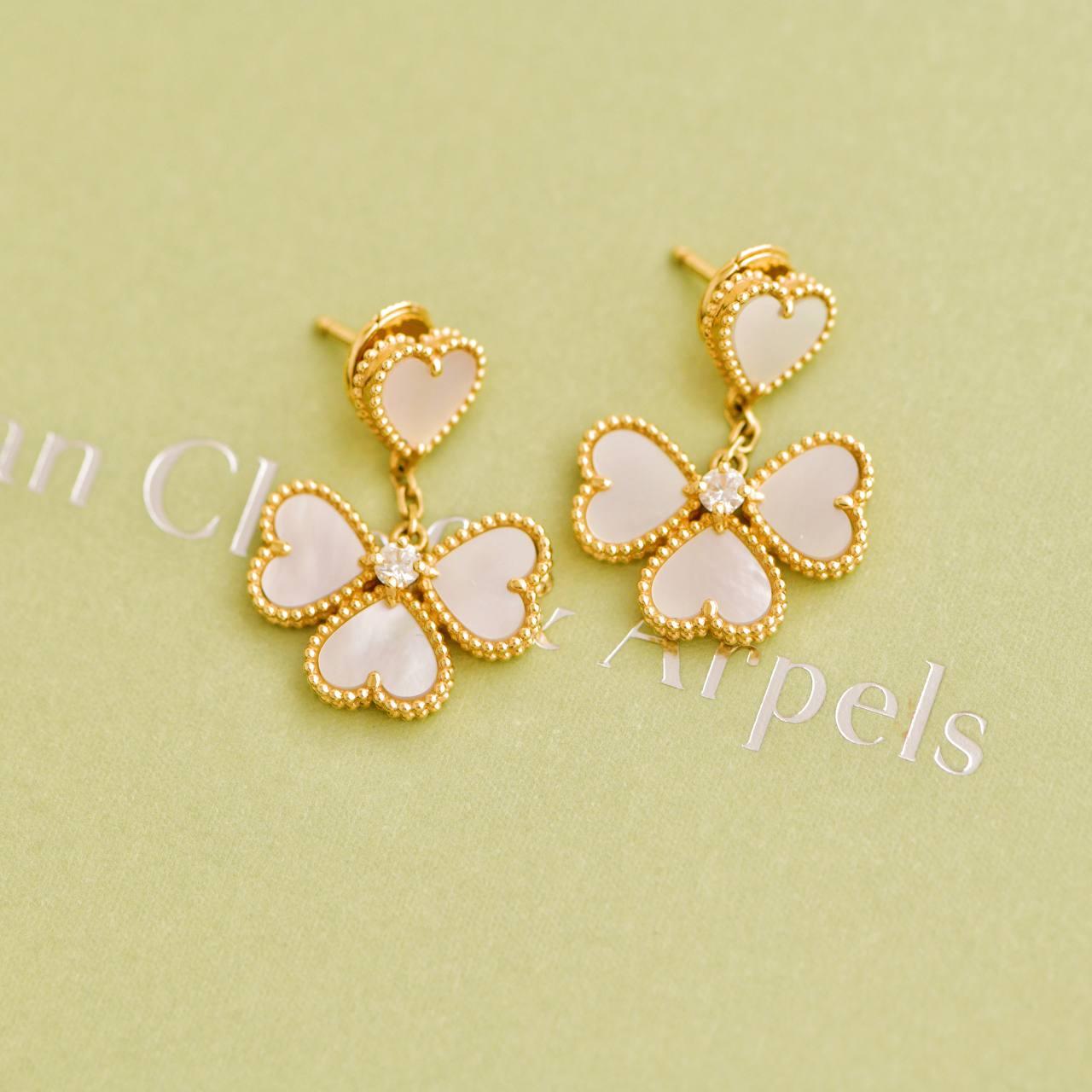 Women's or Men's Van Cleef & Arpels Sweet Heart Diamond Mother of Pearl 18K Gold Earrings