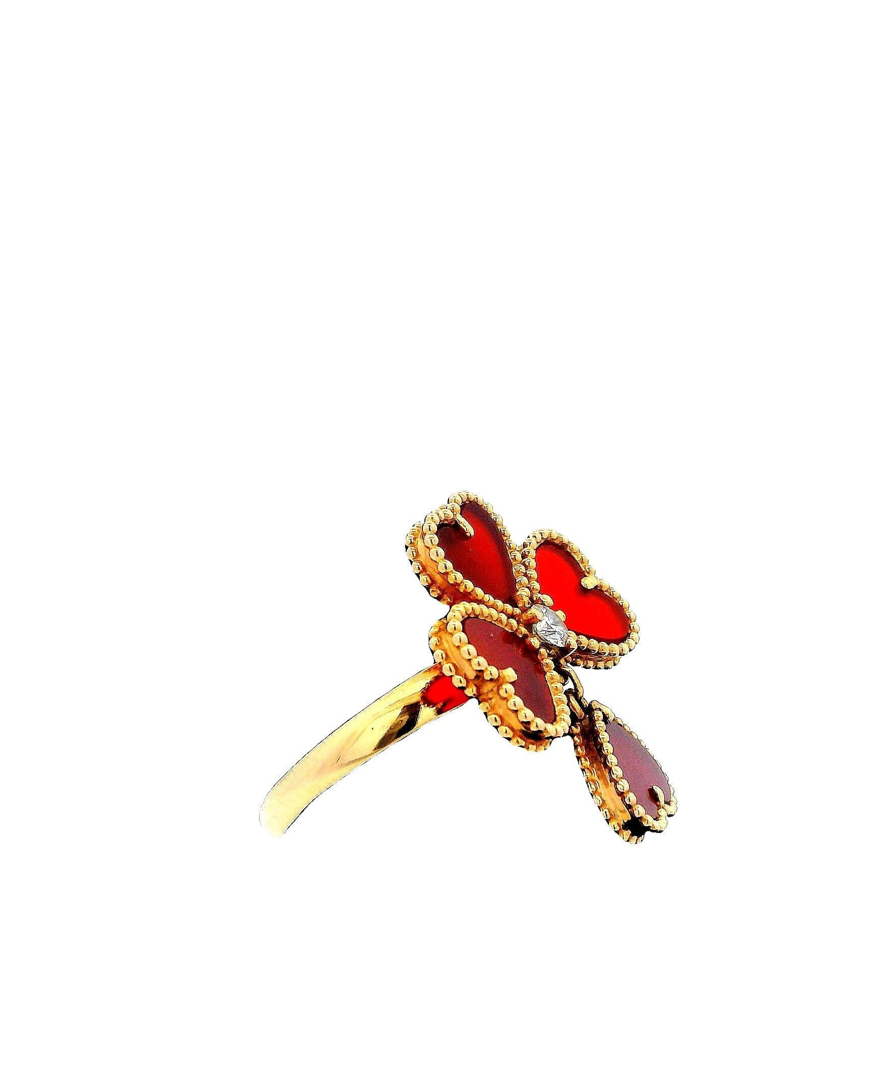 Anillo Van Cleef & Arpels Dulces Corazones Oro rosa de 18 quilates, Cornalina y Diamantes en Excelente estado para la venta en Great Neck Plaza, NY