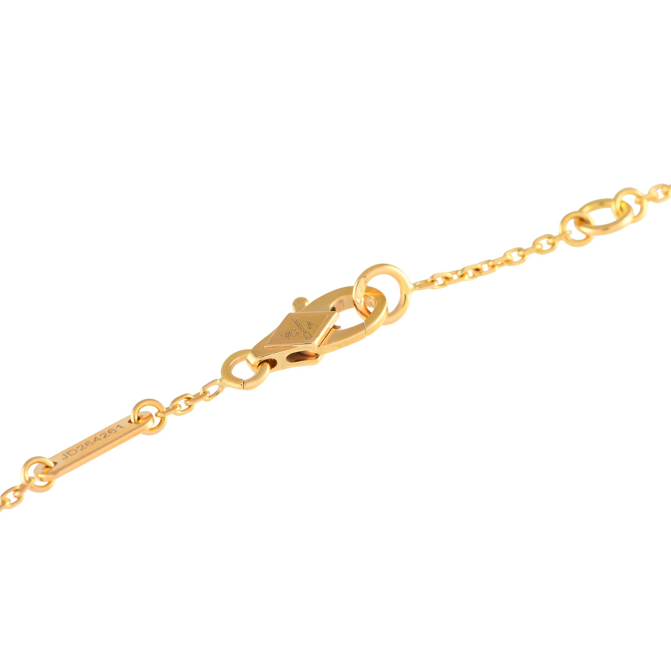Round Cut Van Cleef & Arpels Sweet Hearts 18K Yellow Gold Carnelian Bracelet