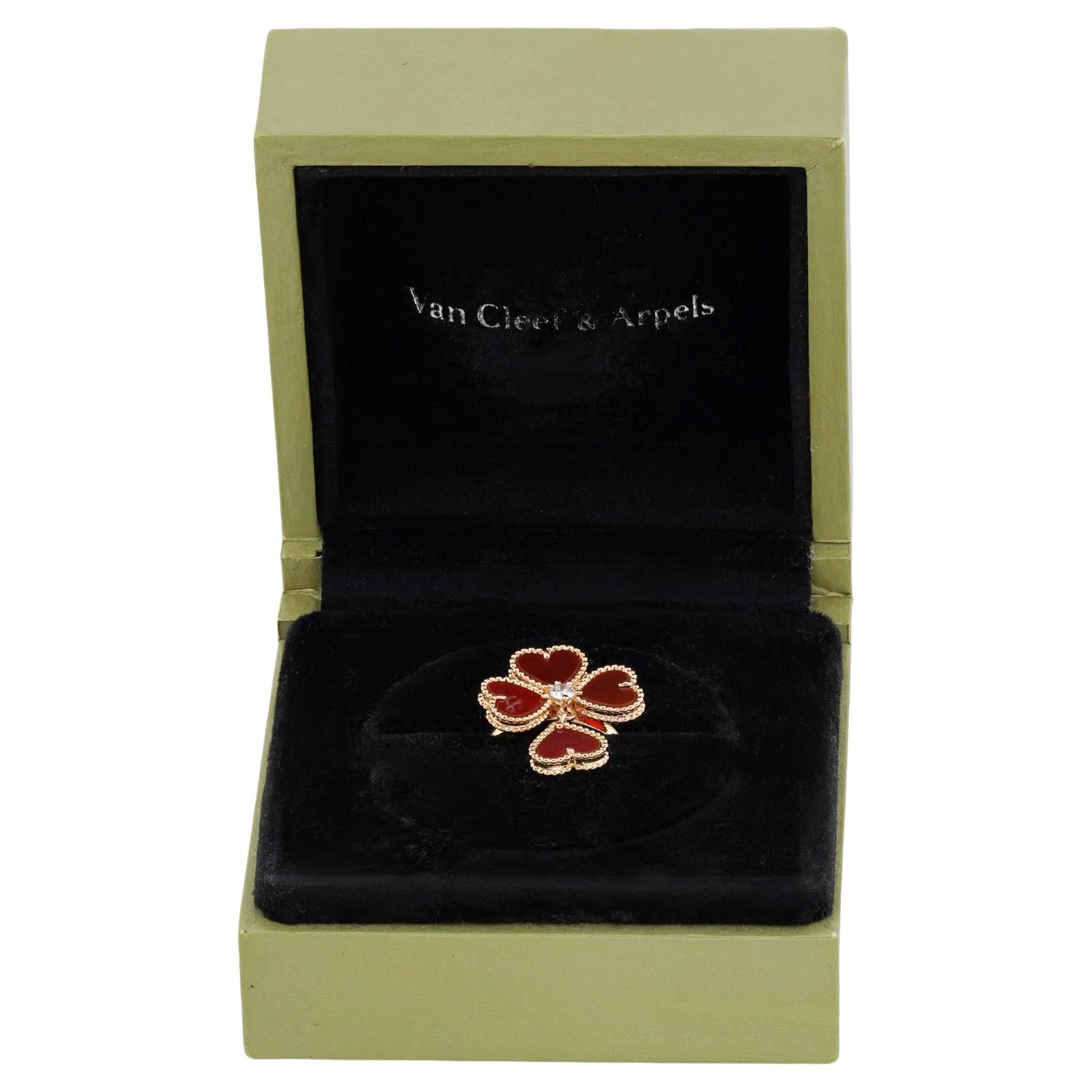 VAN CLEEF & ARPELS Anello Sweet Hearts con corniola e diamante in oro rosa 18k In condizioni ottime in vendita a New York, NY