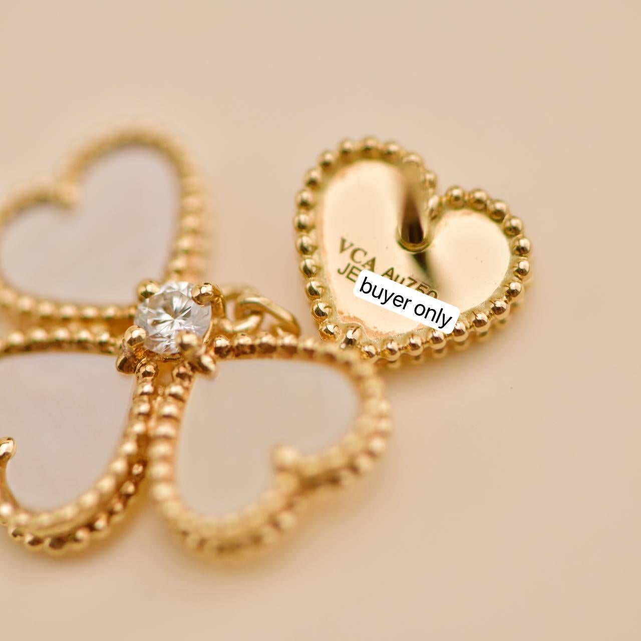 Van Cleef & Arpels Boucles d'oreilles Sweet Hearts en or jaune 18 carats avec diamants et nacre en vente 3