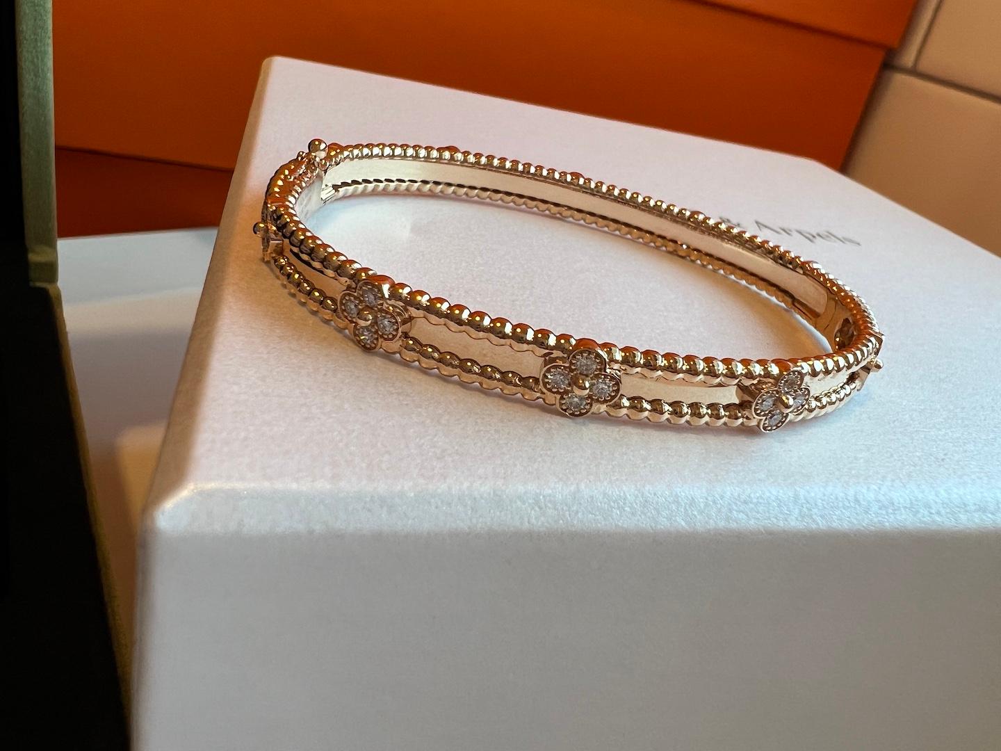 Van Cleef Arpels Sweet Perlée Clovers Diamond Bracelet, Size S, Rose Gold In Excellent Condition In Tucson, AZ