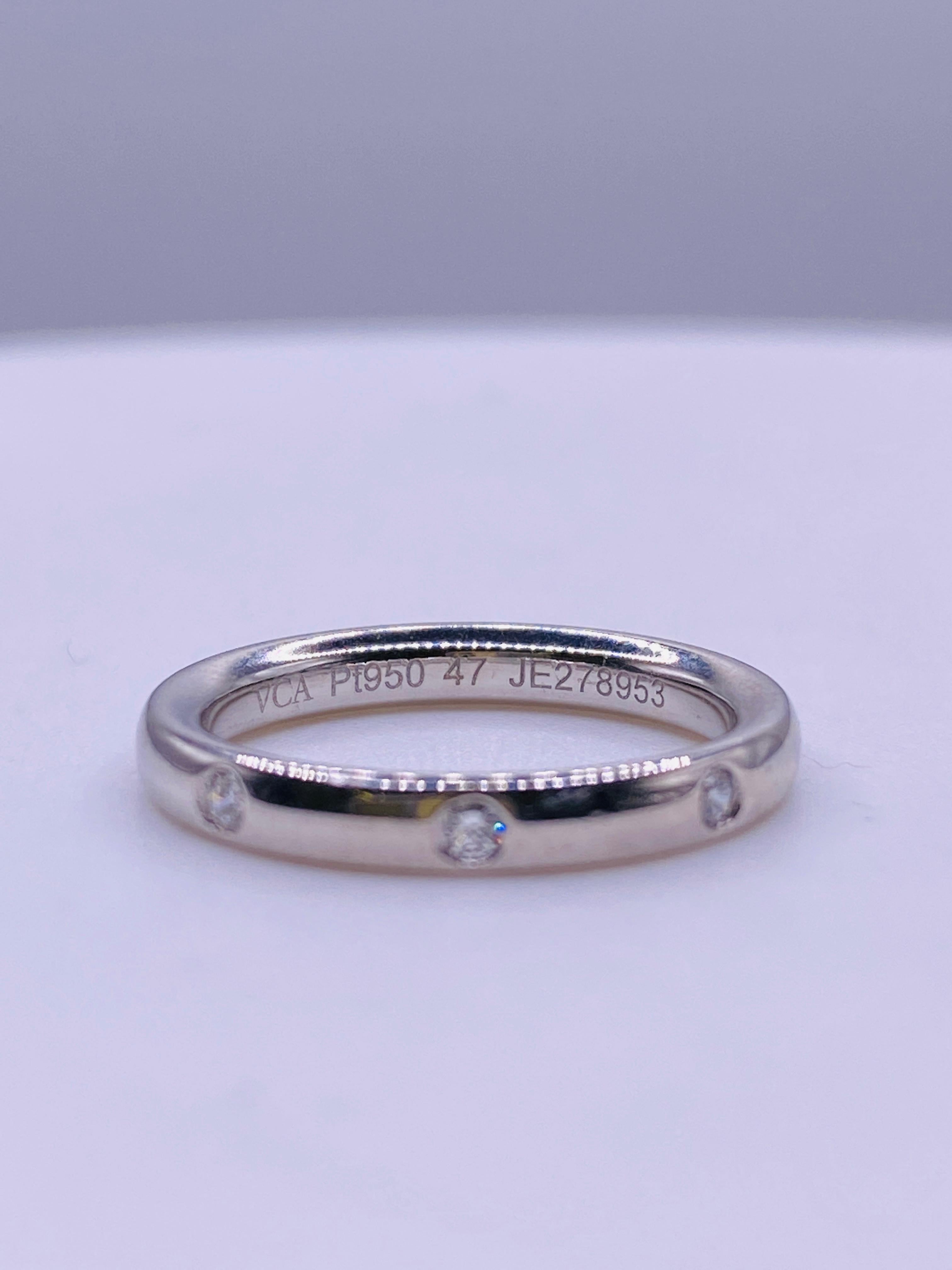 Women's or Men's Van Cleef & Arpels Tendrement Etoiles Diamond Platinum Band Ring For Sale
