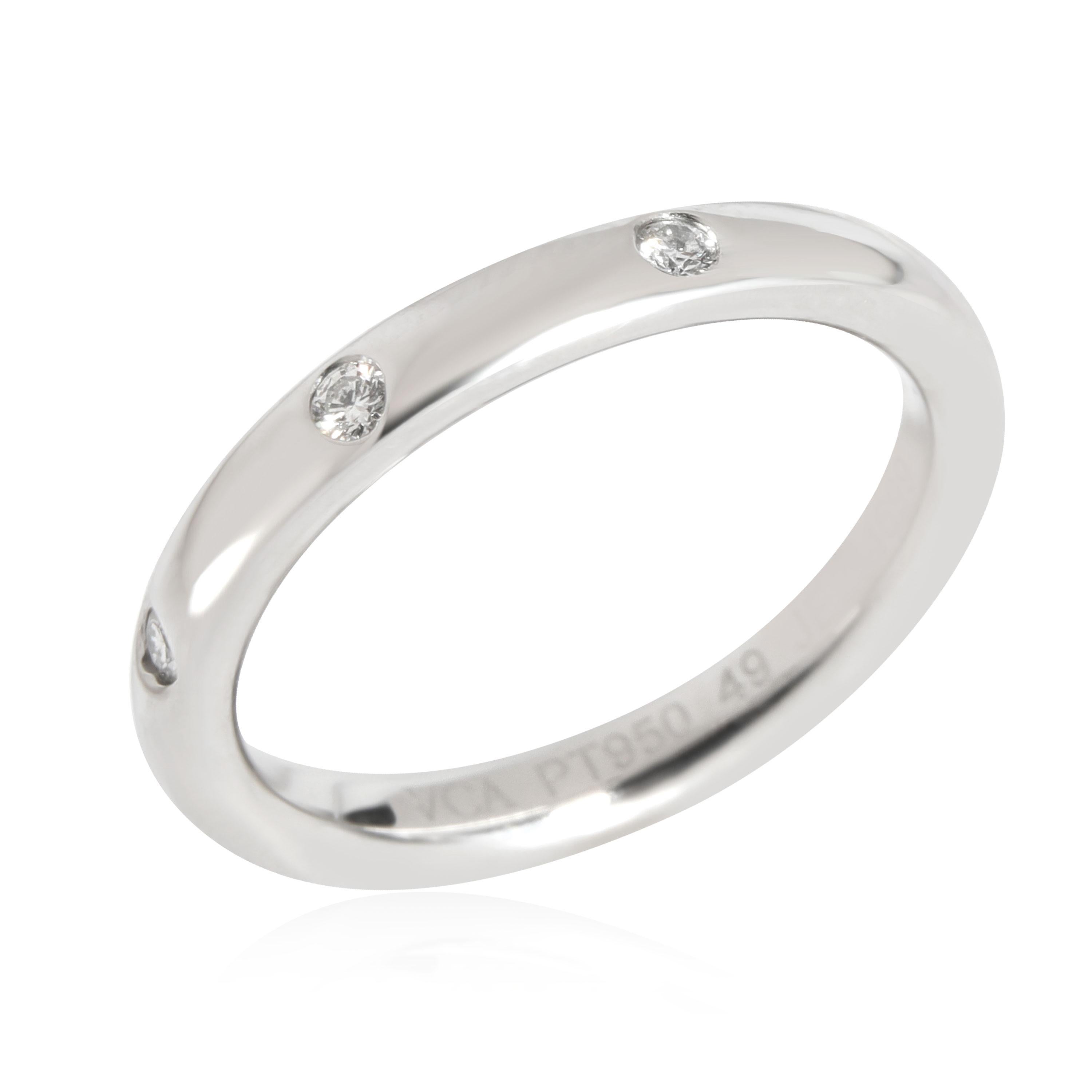 Van Cleef & Arpels Tendrement Etoiles Diamant Ehering aus Platin 0,06 Karat im Zustand „Hervorragend“ in New York, NY