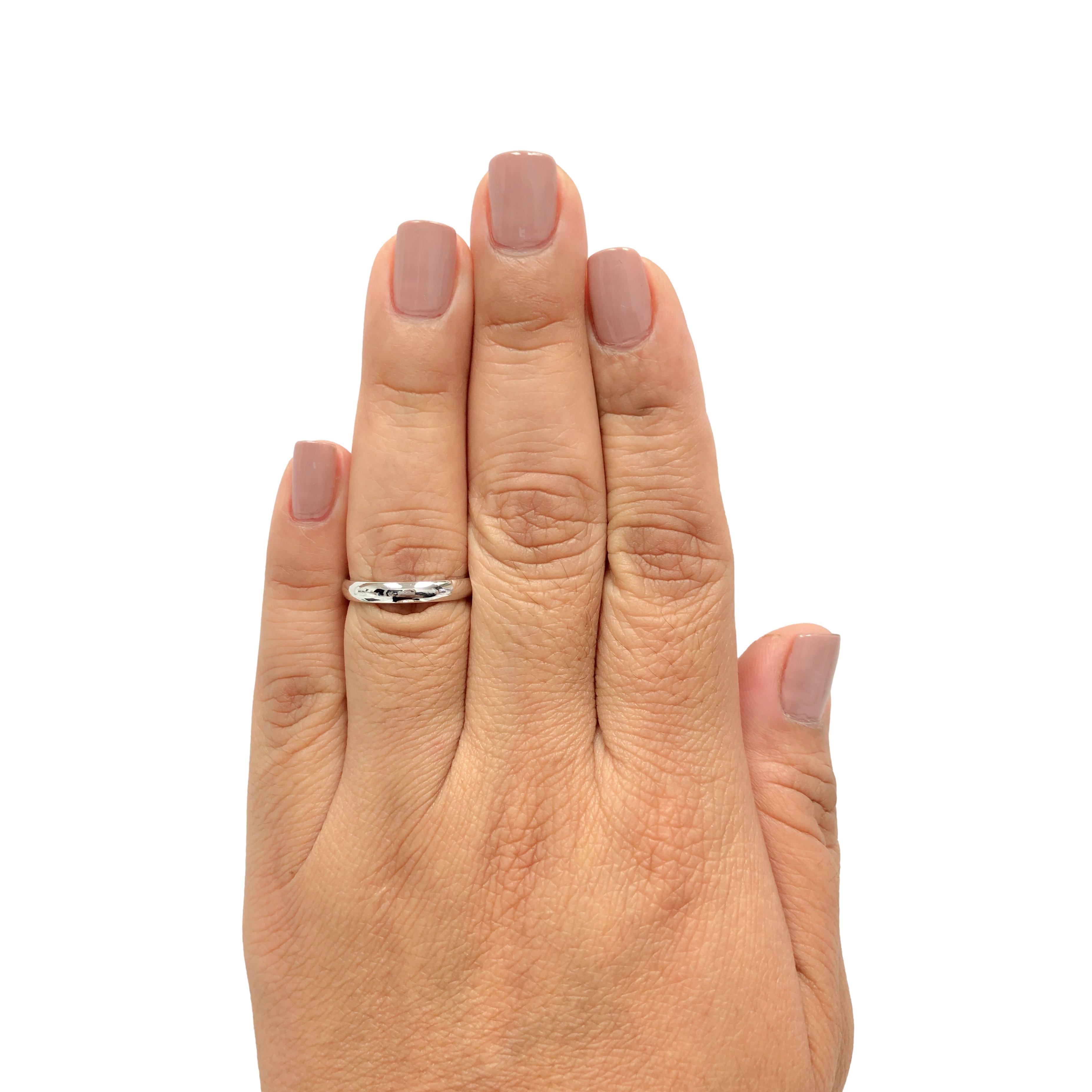 Contemporary Van Cleef & Arpels Tendrement Platinum Wedding Band Ring For Sale