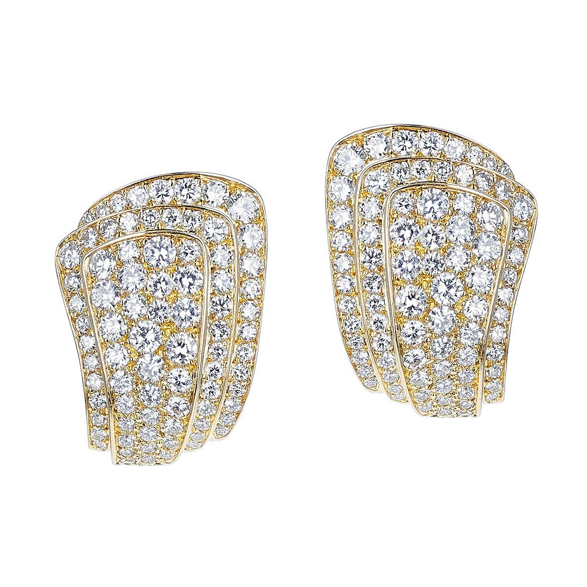 Van Cleef & Arpels Three-Step Cocktail Earrings with 3.20 Carat Diamonds, 18K For Sale