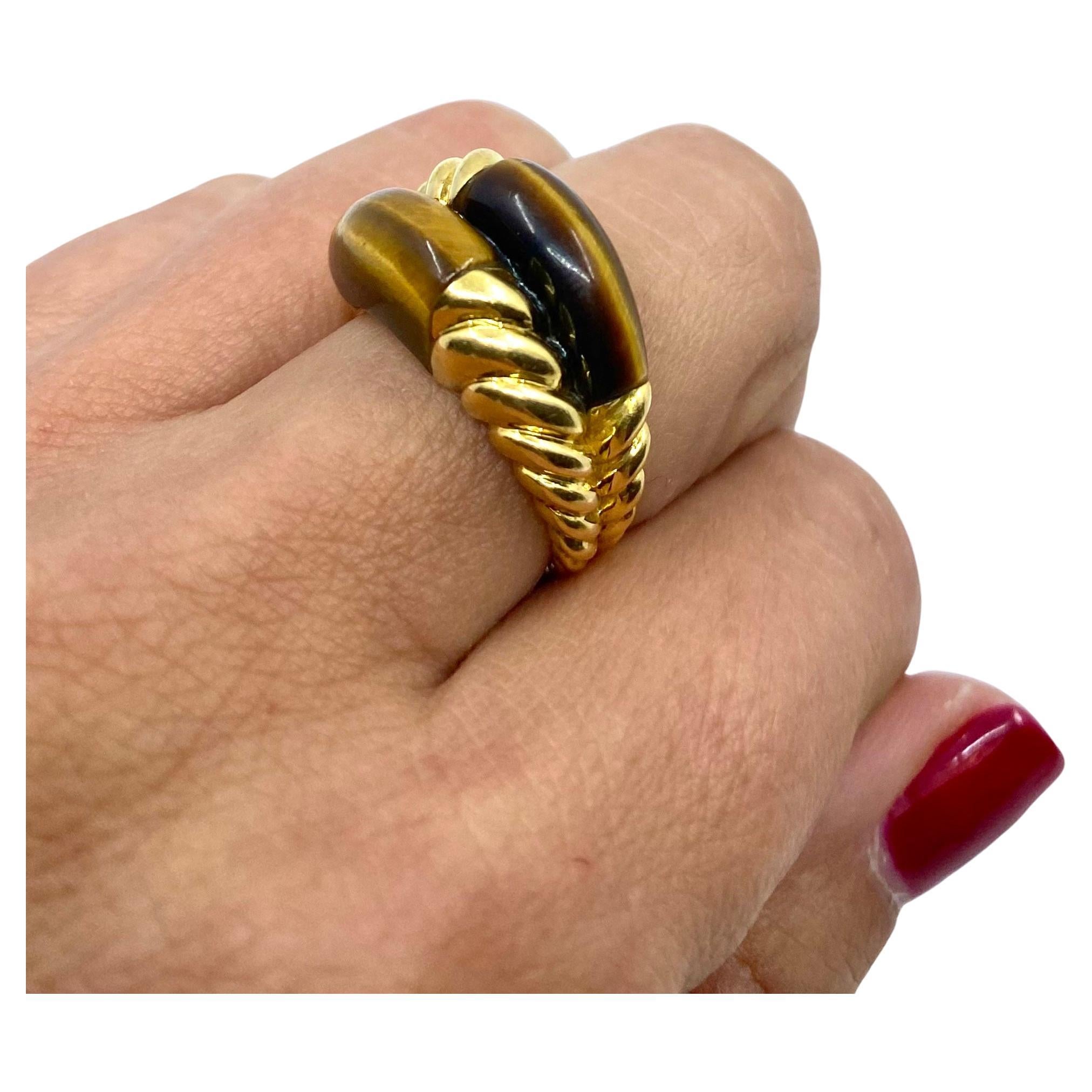 Van Cleef & Arpels Tigerauge Gold Vintage Ring (Gemischter Schliff) im Angebot