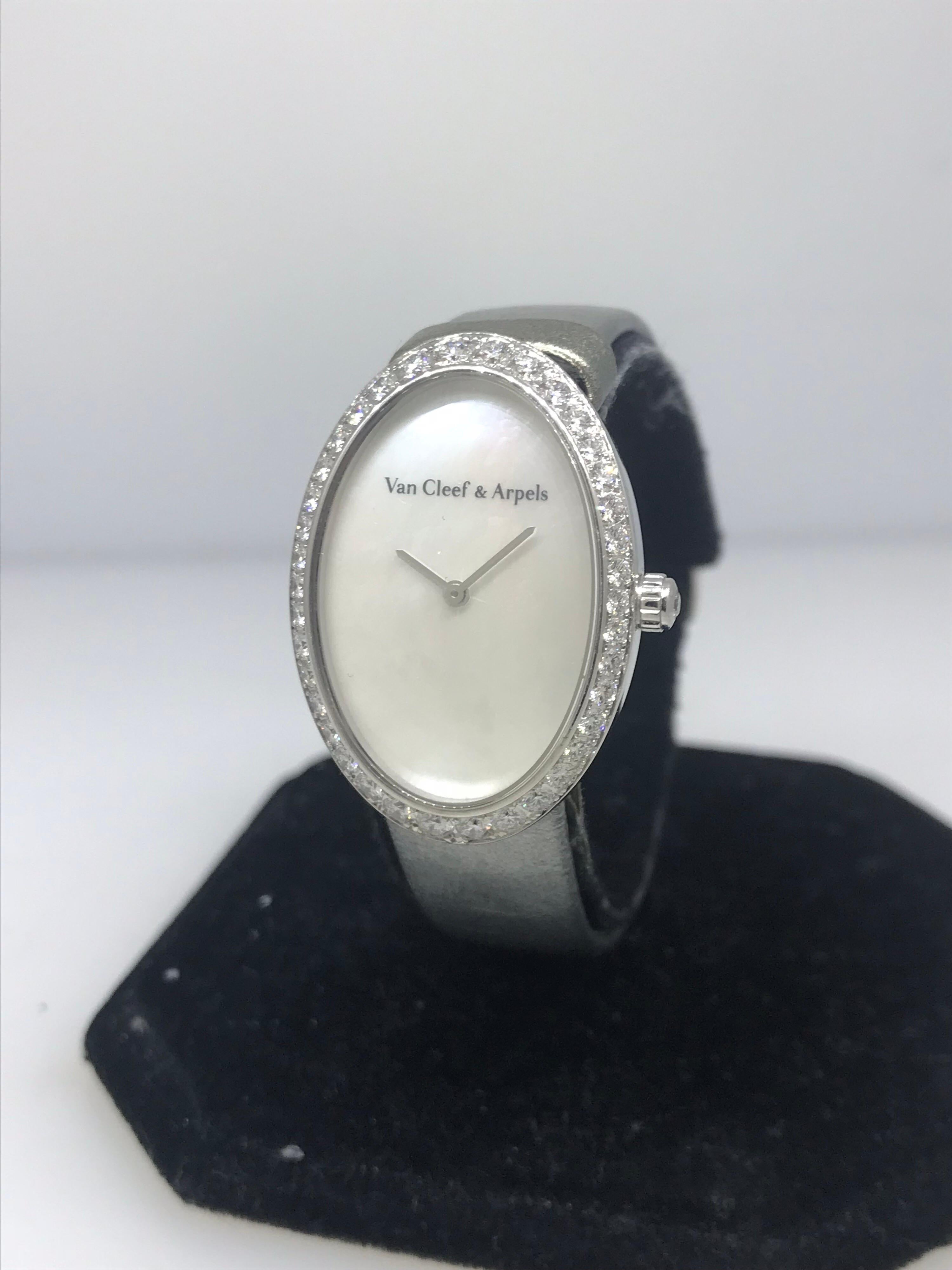 Van Cleef & Arpels Timeless Watch White Gold and Diamond Ladies WJWF01I9 New In Excellent Condition For Sale In New York, NY