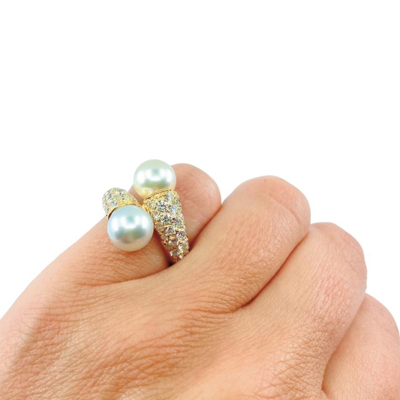 Taglio rotondo Van Cleef & Arpels Toi Et Moi, anello in oro 18k con perle e diamanti in vendita