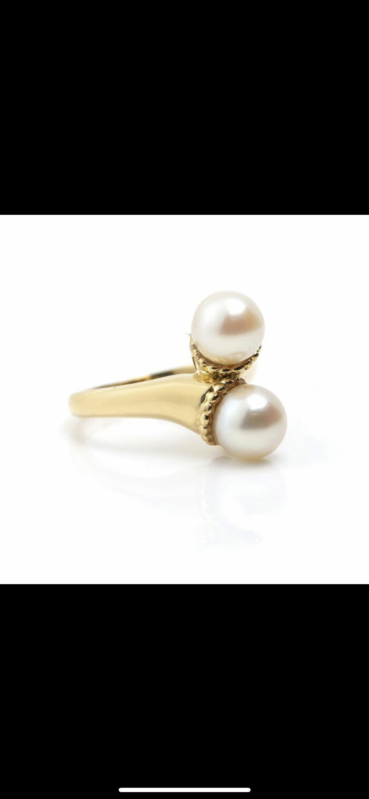 Van Cleef & Arpels Toi Et Moi Pearl Ring 18 Karat Yellow Gold In Excellent Condition For Sale In Geneva, CH