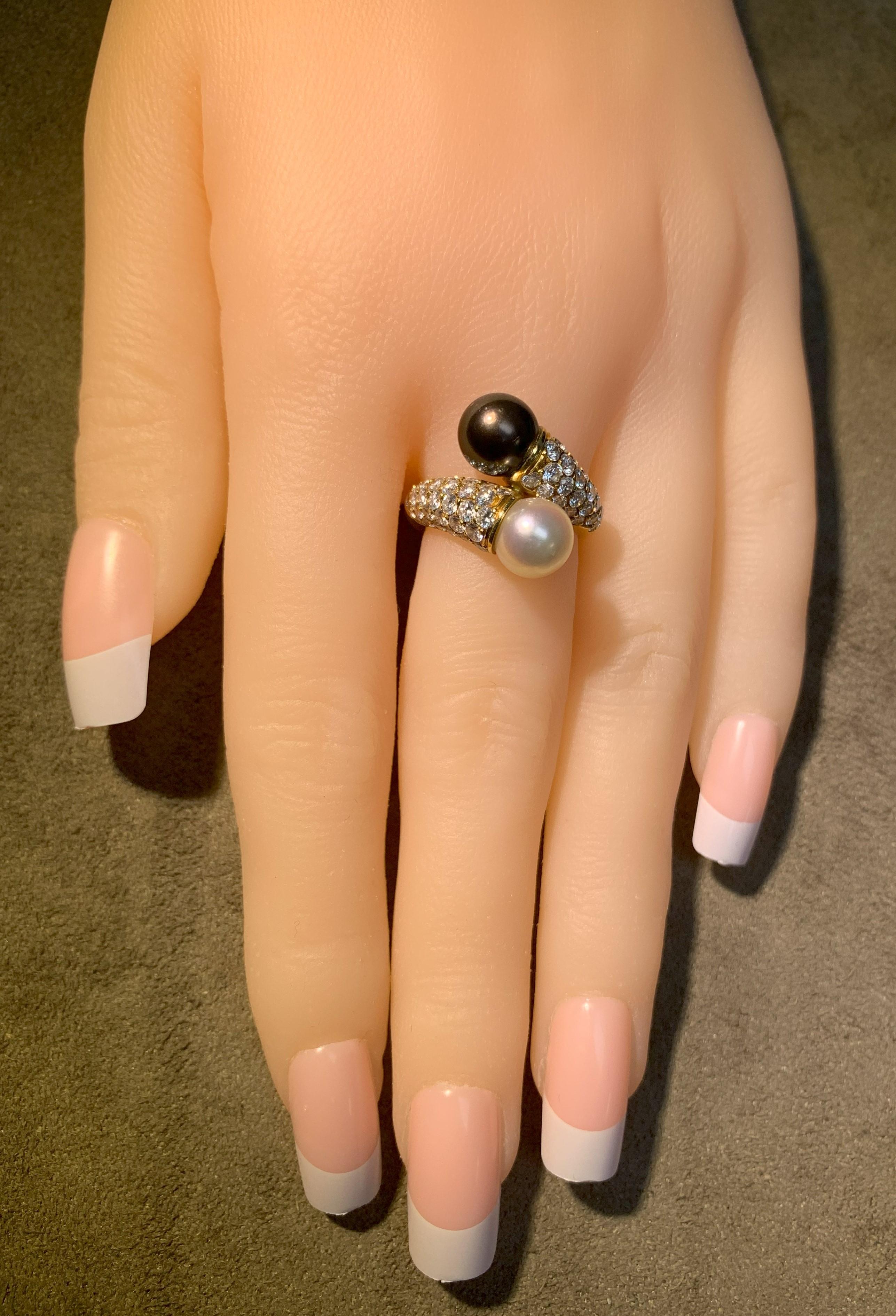 Van Cleef & Arpels Toi Et Moi Pearl Ring with Diamonds, 18k For Sale 4