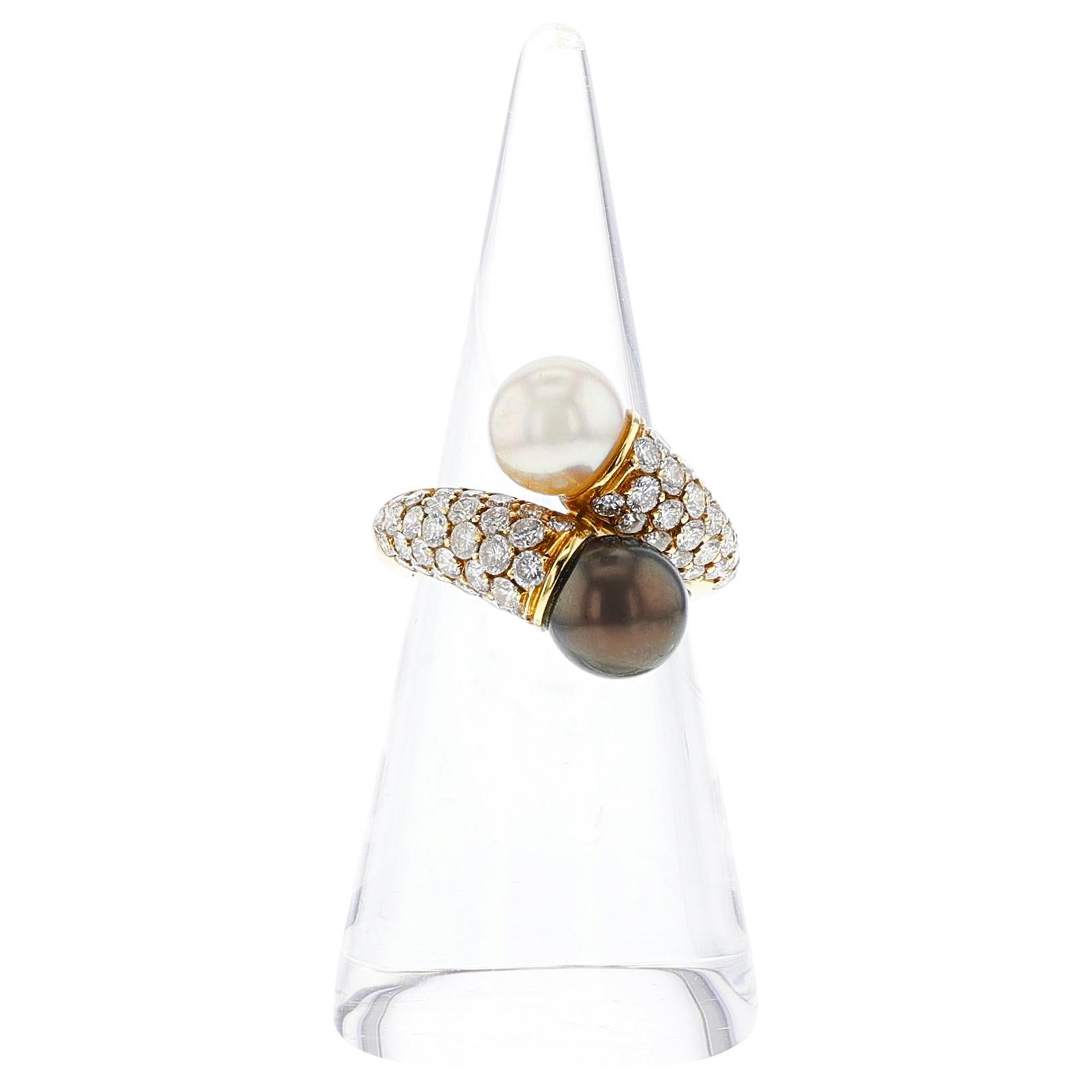 Women's or Men's Van Cleef & Arpels Toi Et Moi Pearl Ring with Diamonds, 18k For Sale