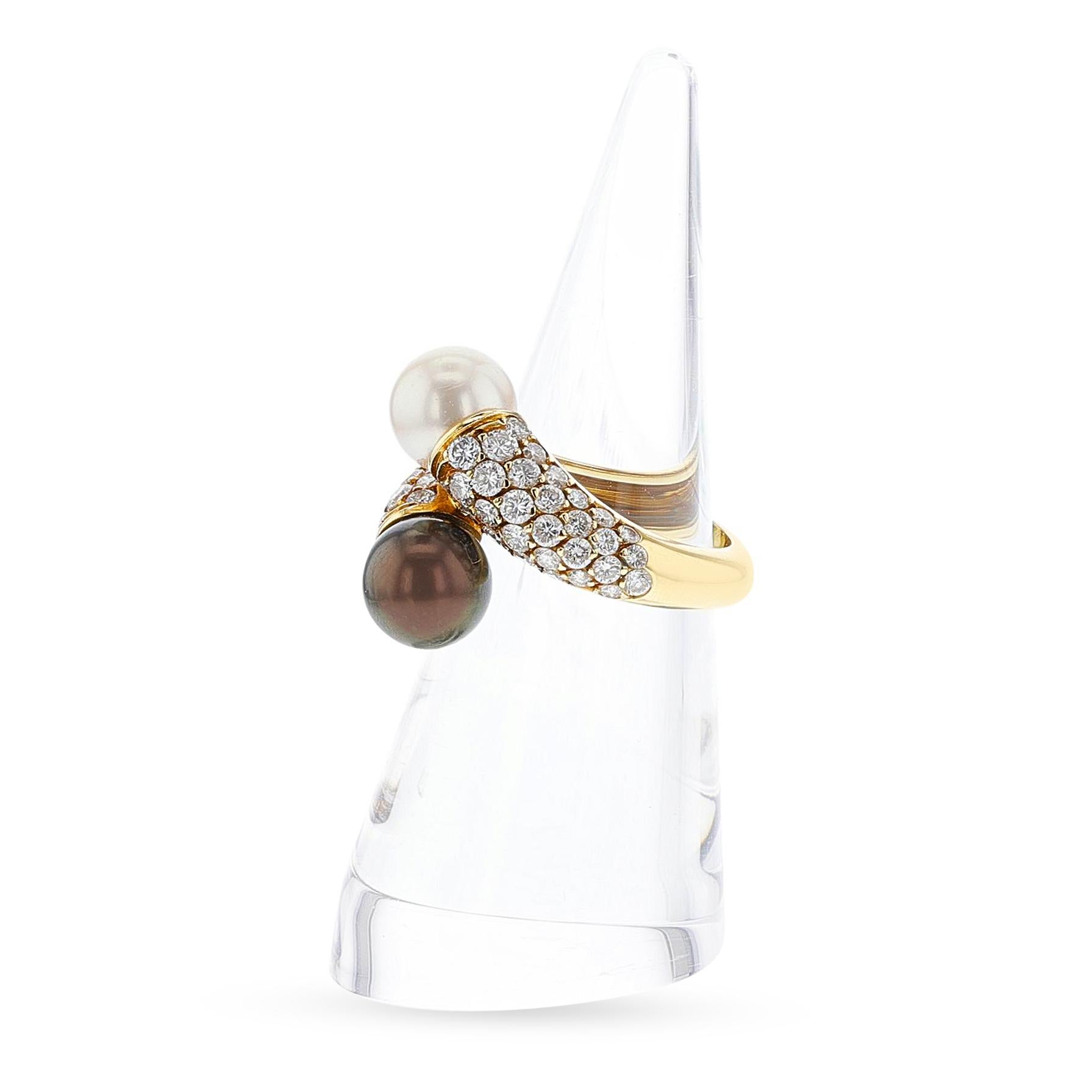 Van Cleef & Arpels Toi Et Moi Pearl Ring with Diamonds, 18k For Sale 1
