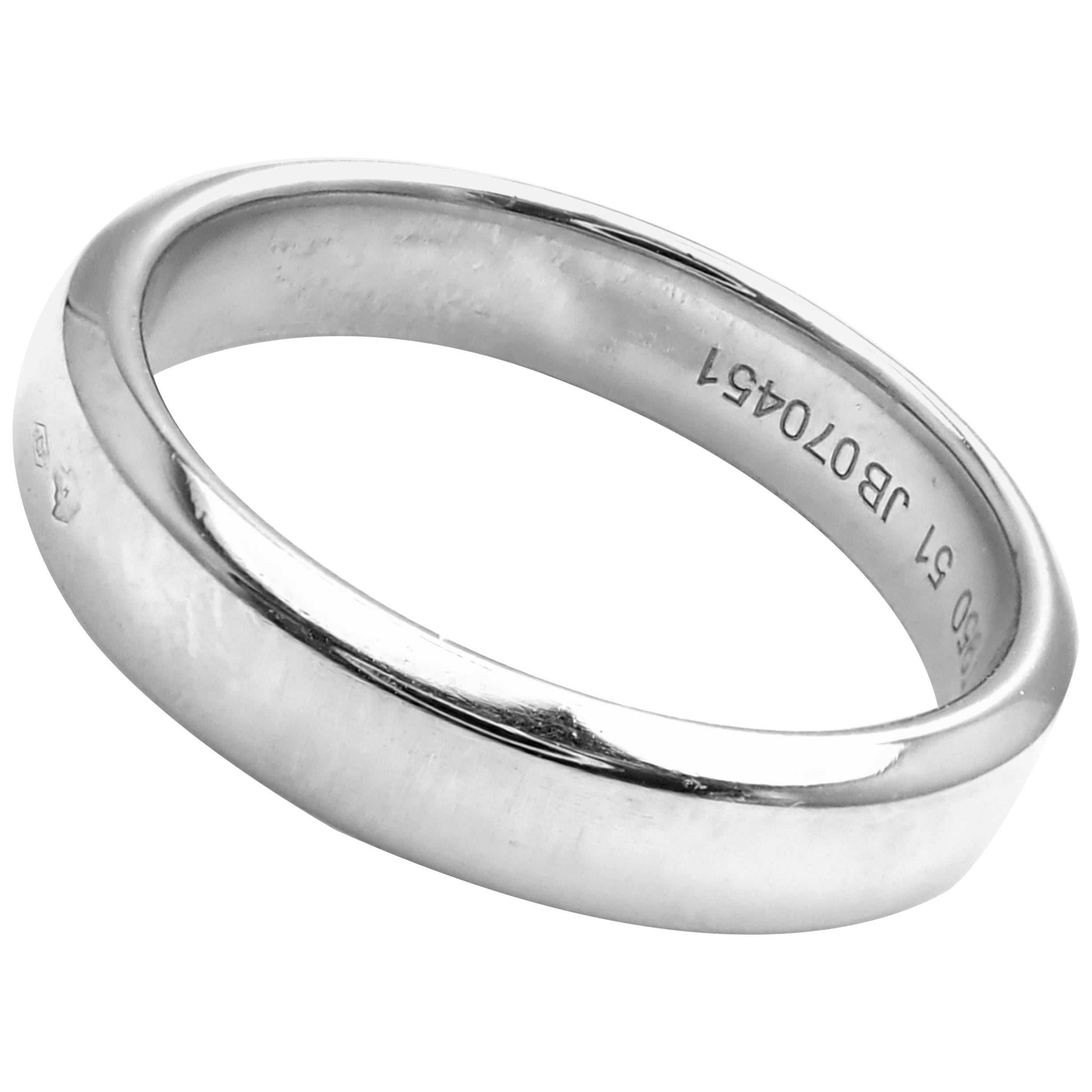 Van Cleef & Arpels Toujours Platinum Wedding Band Ring For Sale