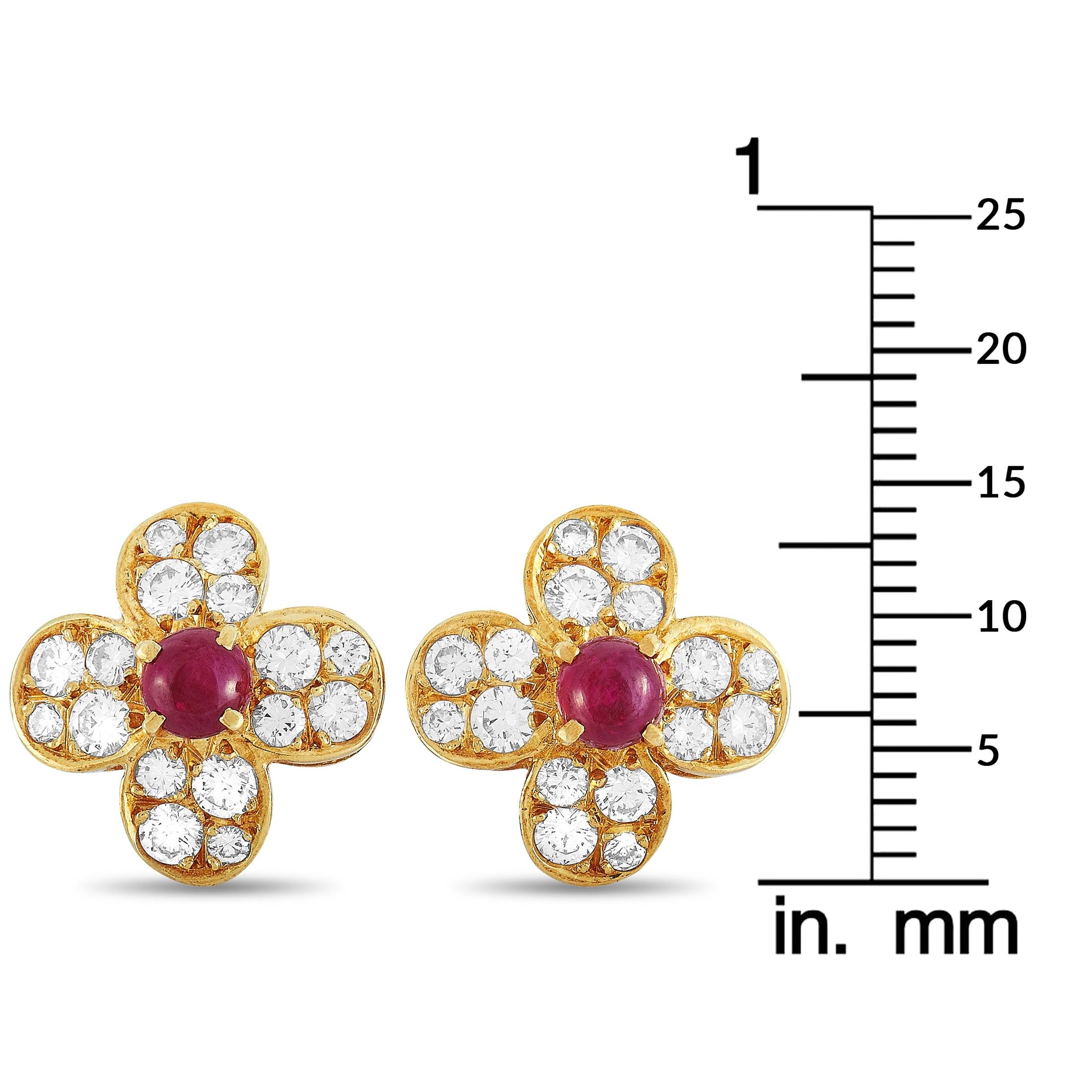Van Cleef & Arpels Trefle 18 Karat Yellow Gold 0.82 ct Diamond and Ruby Earrings In Excellent Condition In Southampton, PA