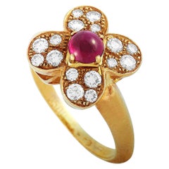 Van Cleef &amp;amp;amp; Arpels Bague Trefle en or 18 carats avec diamant de 0,46 carat et rubis cabochon