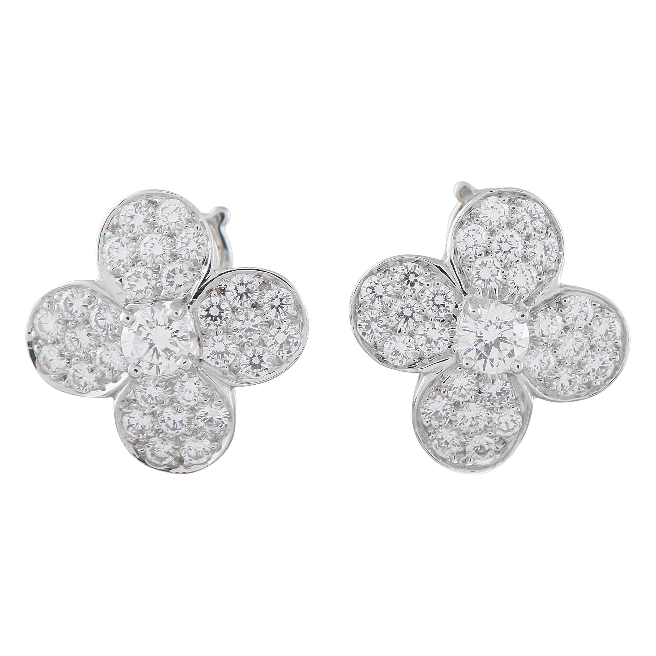 Van Cleef
Arpels Trefle 18K White Gold 1.75ct Diamond Earrings VC01-121025