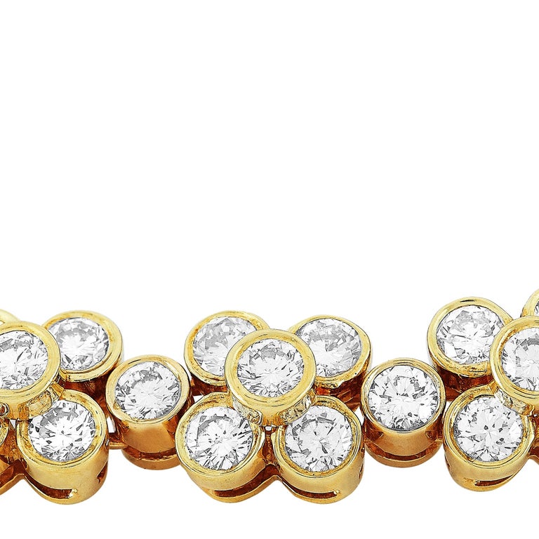 Van Cleef and Arpels Trefle 18 Karat Yellow Gold 7.50 Carat Diamond Bracelet For Sale at 1stdibs