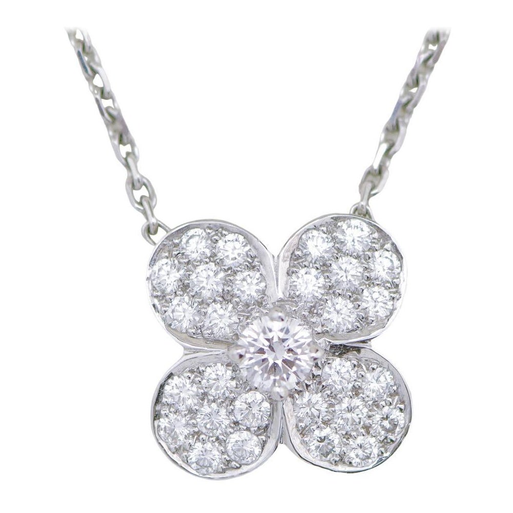 Van Cleef
Arpels Trefle Diamond Necklace 18K White Gold