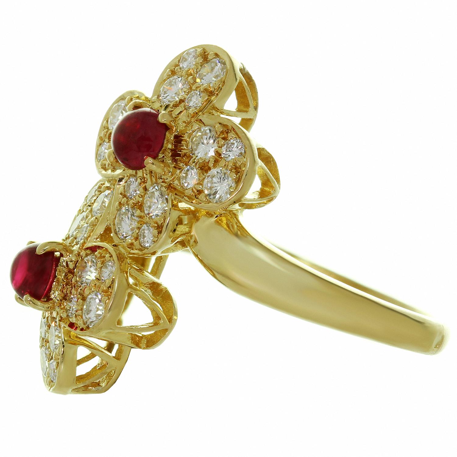 Brilliant Cut Van Cleef & Arpels Trefle Diamond Ruby Yellow Gold Double Flower Ring For Sale