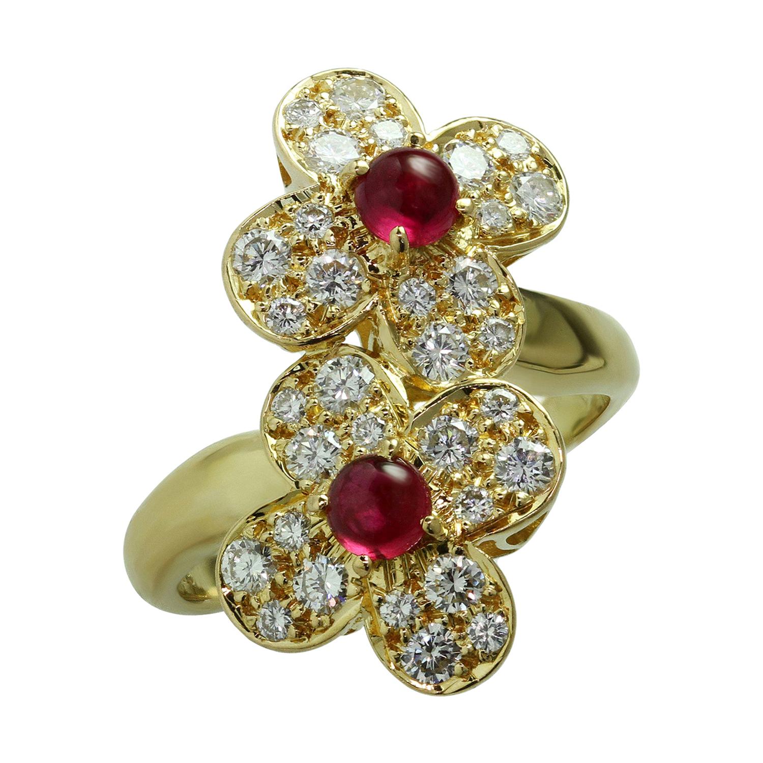 Van Cleef & Arpels Trefle Diamond Ruby Yellow Gold Double Flower Ring For Sale