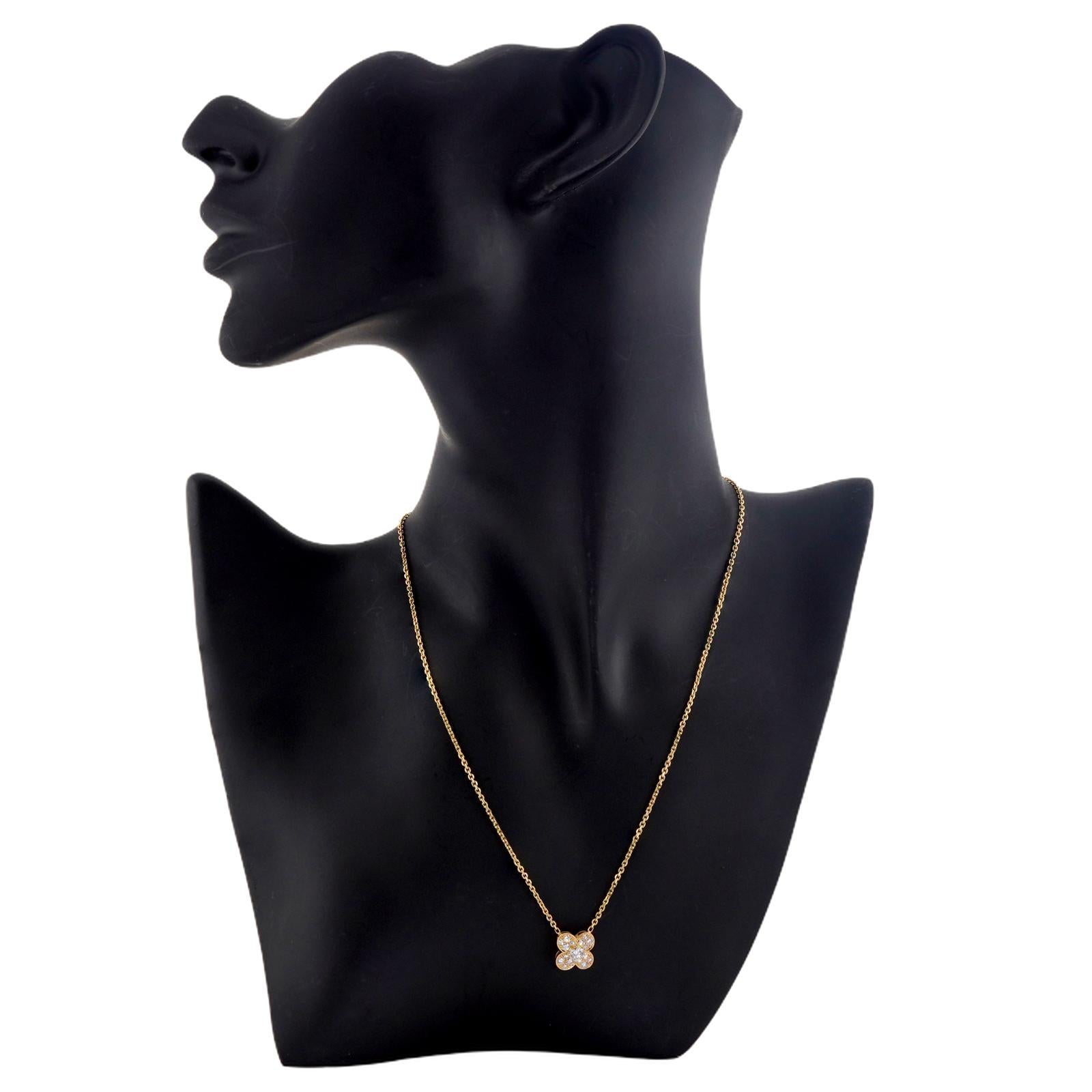VAN CLEEF & ARPELS Collana con ciondolo in oro giallo Trefle Diamond in vendita 1