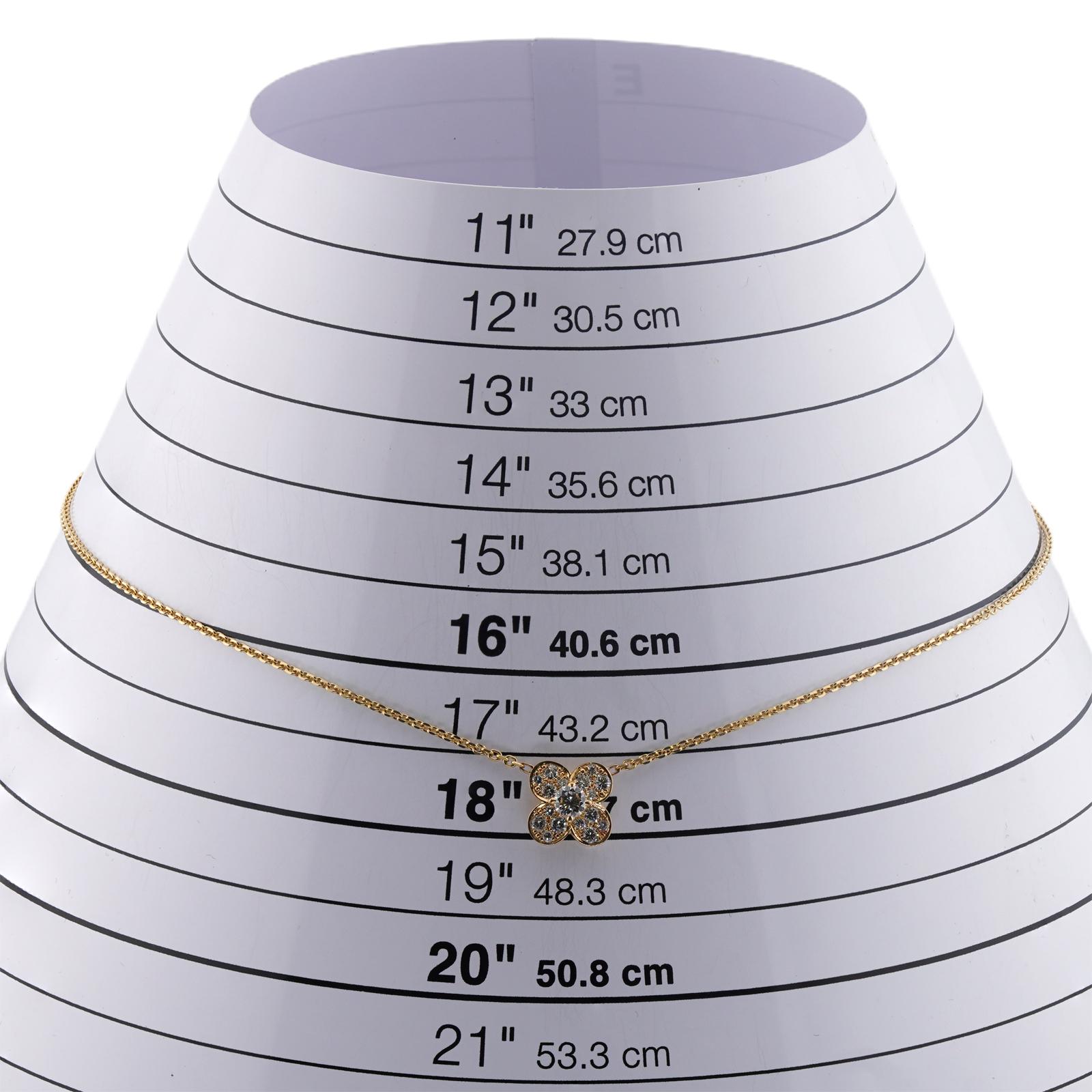 VAN CLEEF & ARPELS Collana con ciondolo in oro giallo Trefle Diamond in vendita 4