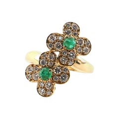 Van Cleef & Arpels Trefle Ring 18K Yellow Gold and Diamonds with Emerald