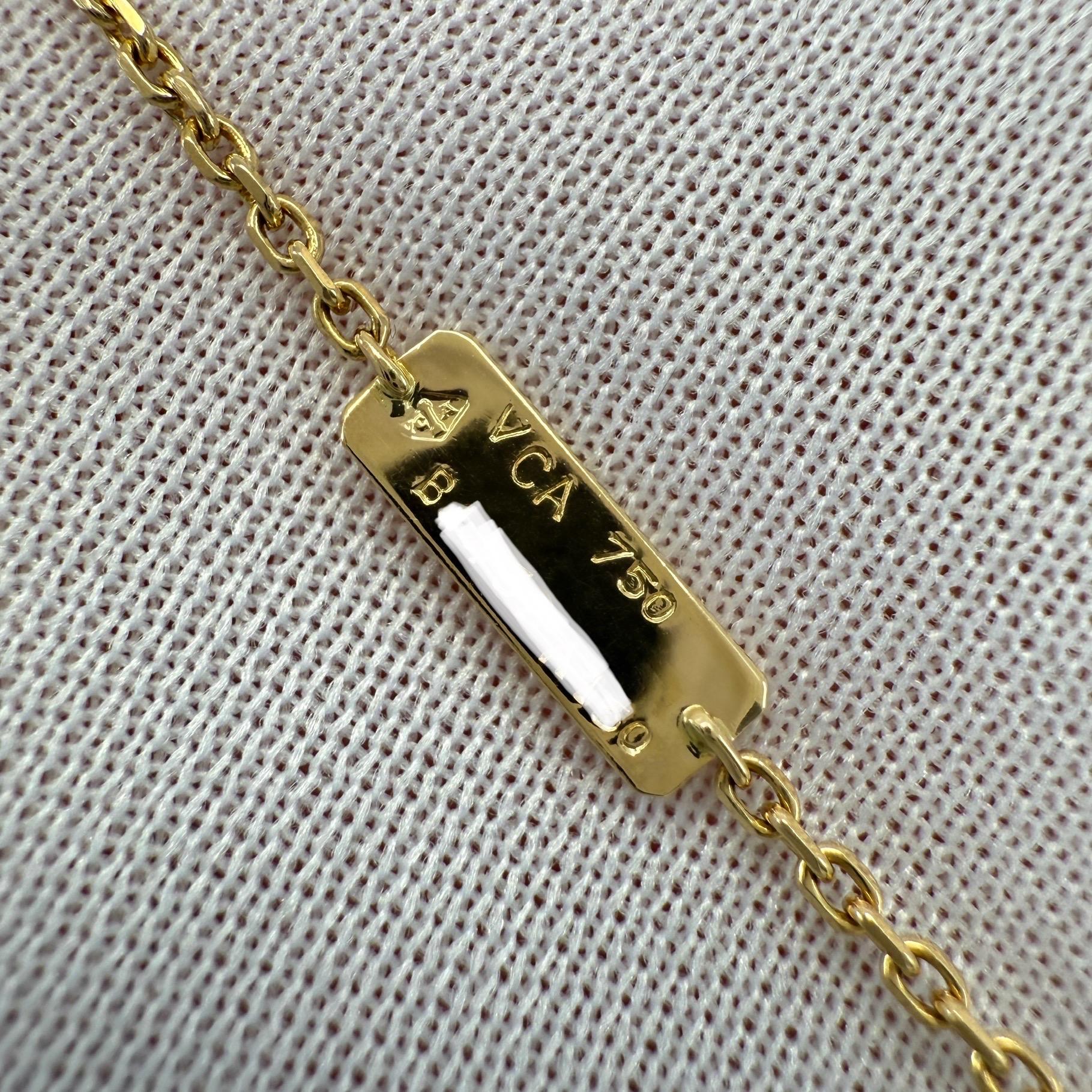 Van Cleef & Arpels Collana con ciondolo in oro giallo 18k con diamante da 0,52 carati in vendita 1