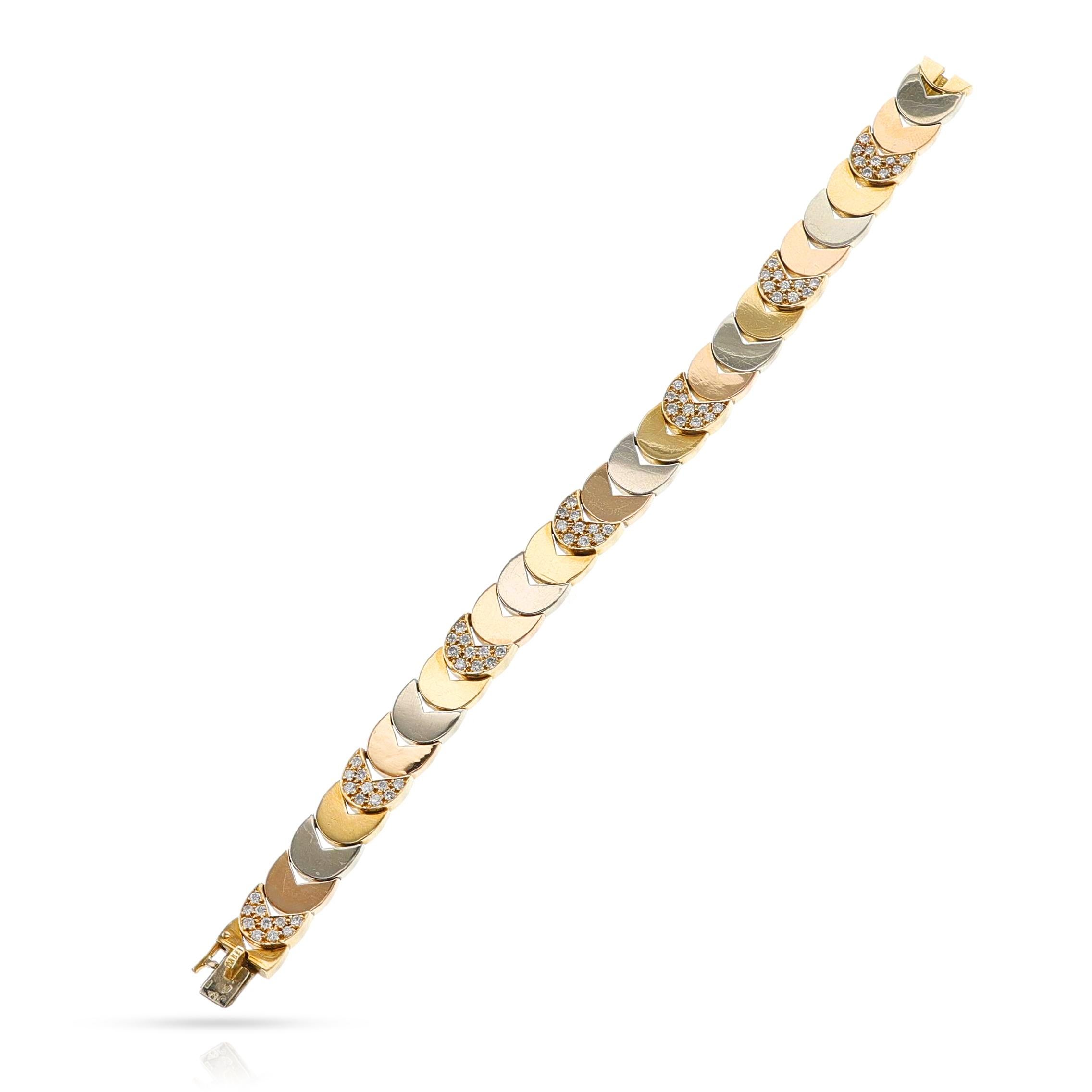 Van Cleef & Arpels Armband aus dreifarbigem Gold und Diamanten von Georges L'enfant, 18k. Länge 7,09 Zoll (18 cm). Das Gesamtgewicht beträgt 37,03 Gramm. Signiert und nummeriert. Jewell's Hallmark: Georges L'enfant.

SKU: 1458-EAJAPLWU