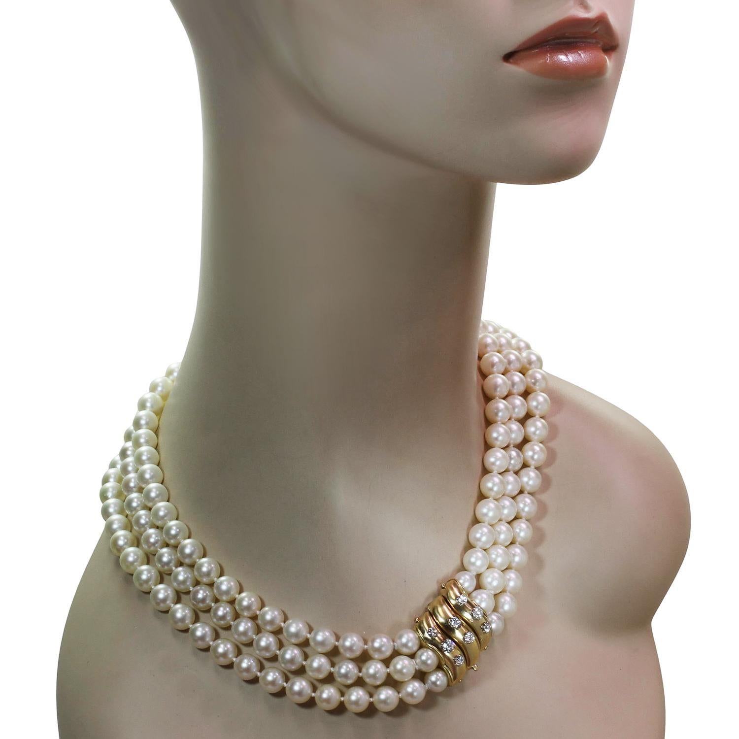 Van Cleef & Arpels Gold-Halskette mit drei String-Zuchtperlen und Diamanten im Zustand „Gut“ im Angebot in New York, NY