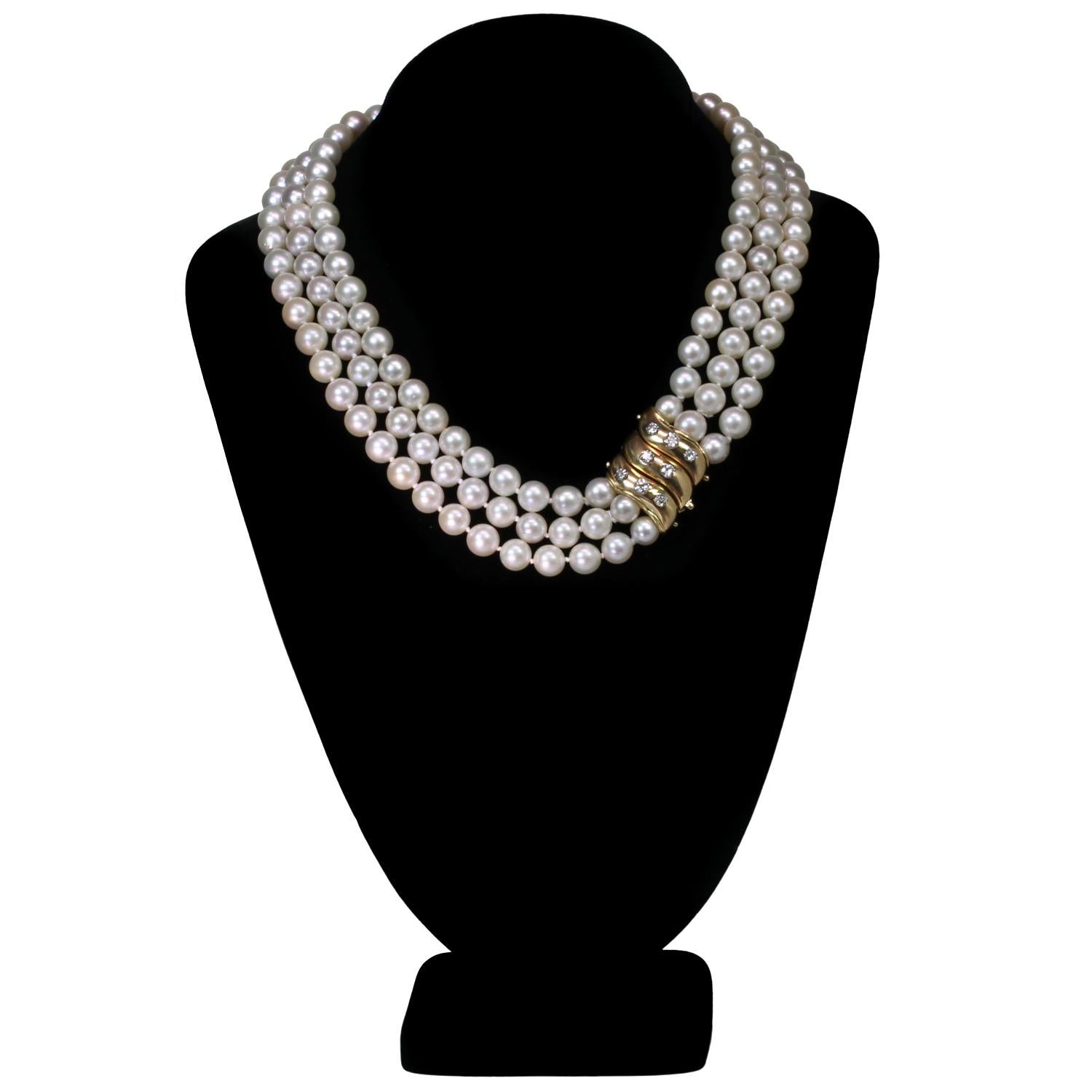 Van Cleef & Arpels Gold-Halskette mit drei String-Zuchtperlen und Diamanten Damen im Angebot