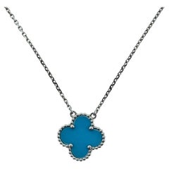 Van Cleef & Arpels, collier pendentif vintage Alhambra à motif unique turquoise