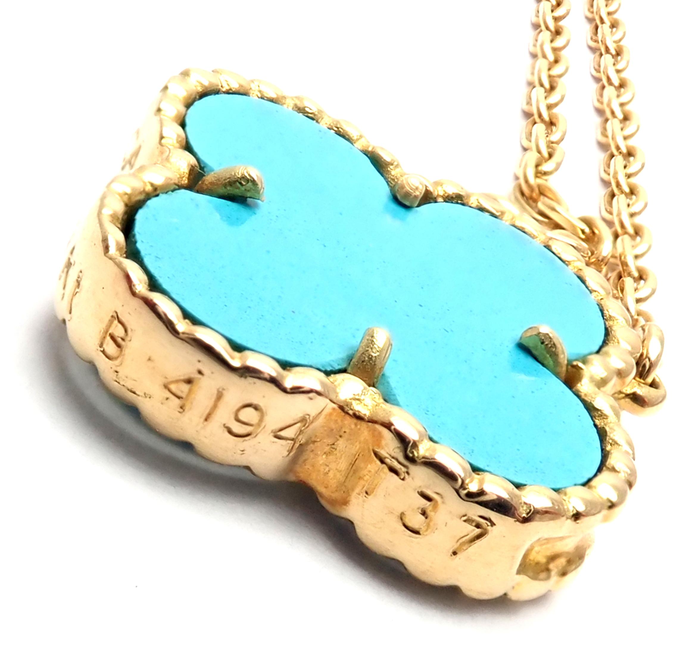 Van Cleef & Arpels Turquoise Vintage Alhambra Yellow Gold Pendant Necklace In Excellent Condition In Holland, PA