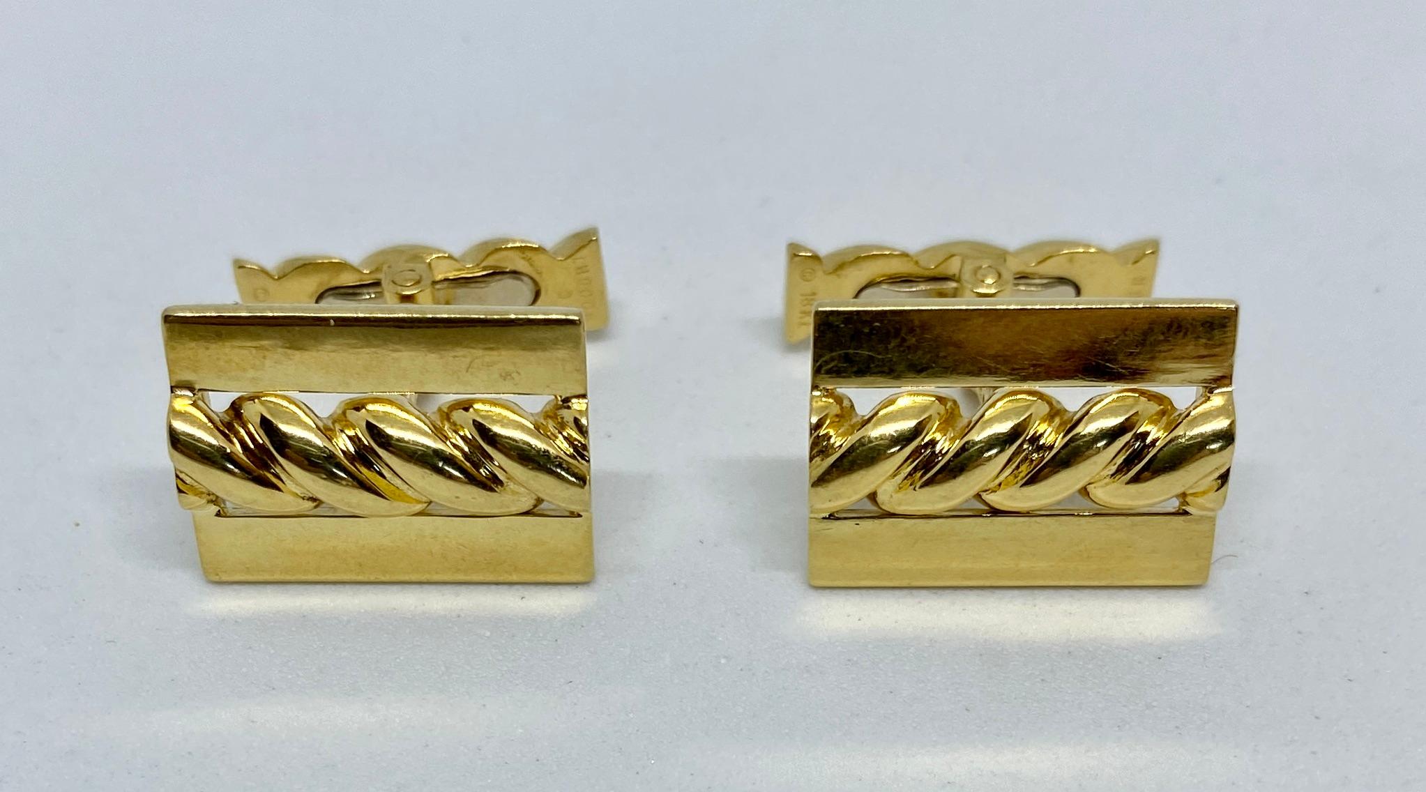 Reminiscent of fusilli (corkscrew) pasta, these cufflinks in 18K yellow gold by Van Cleef & Arpels are handsome, charming and versatile. While cufflinks in this design are rare, the 
