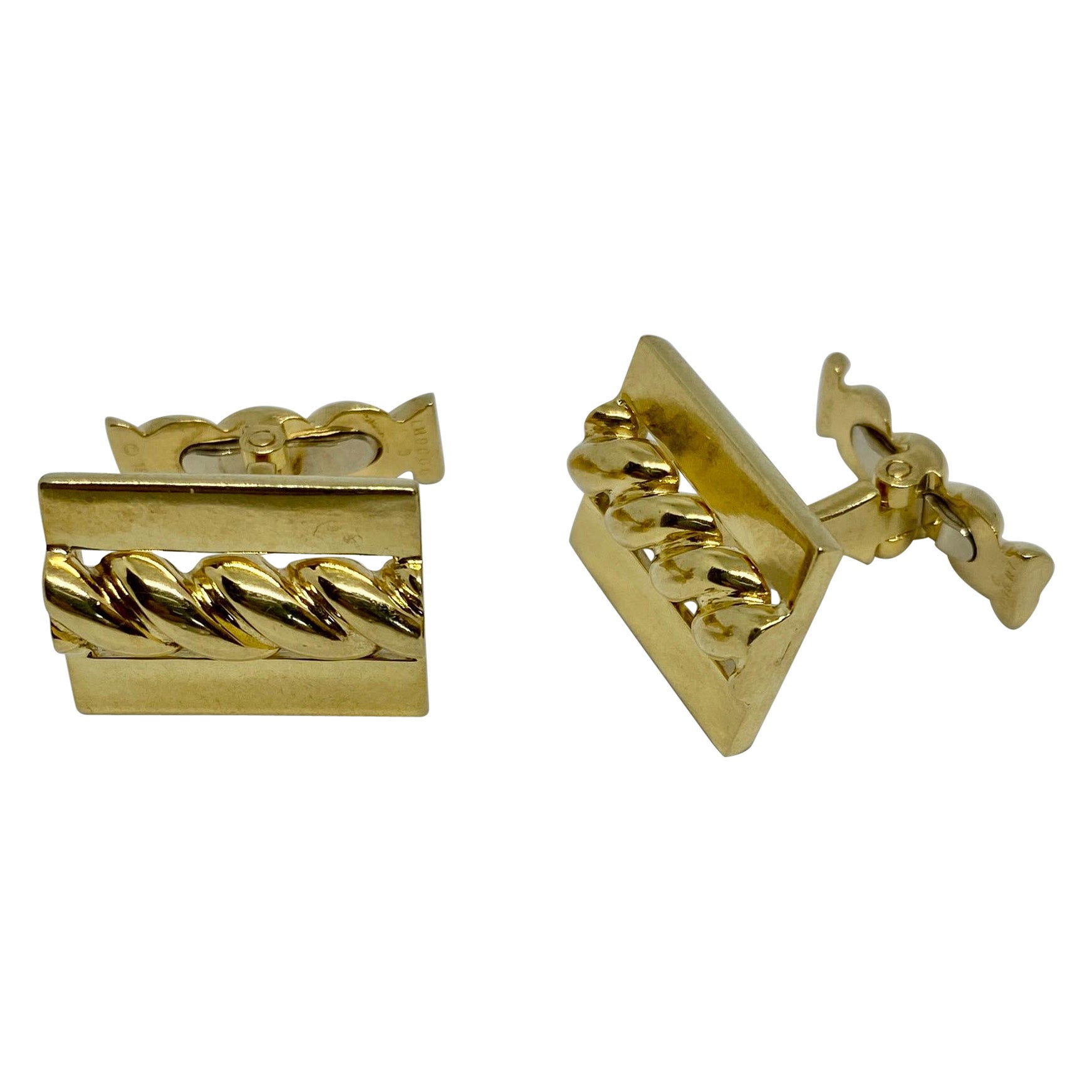 Van Cleef & Arpels "Twist" Cufflinks in 18K Yellow Gold
