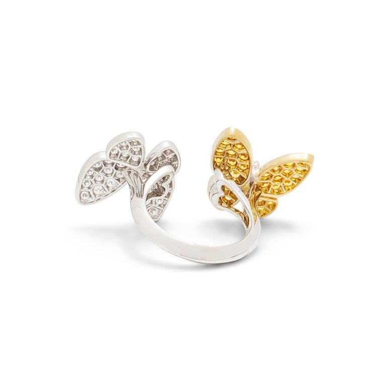 Round Cut Van Cleef & Arpels Two Butterfly Between-the-Finger Ring For Sale