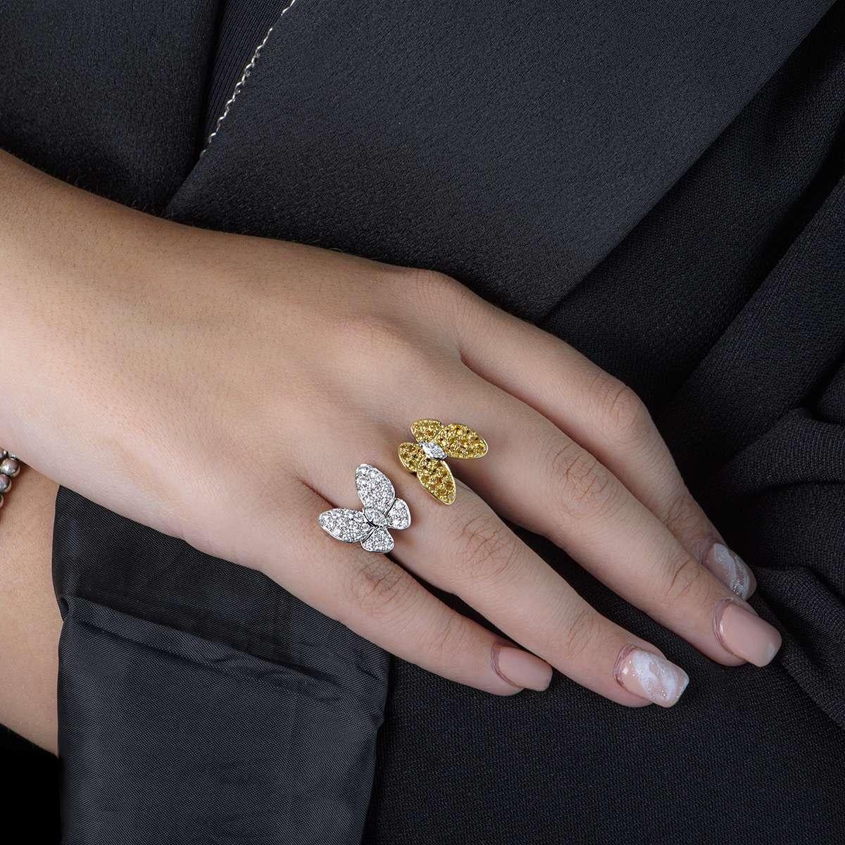 Marquise Cut Van Cleef & Arpels Two Butterfly Between the Finger Ring VCARA13600