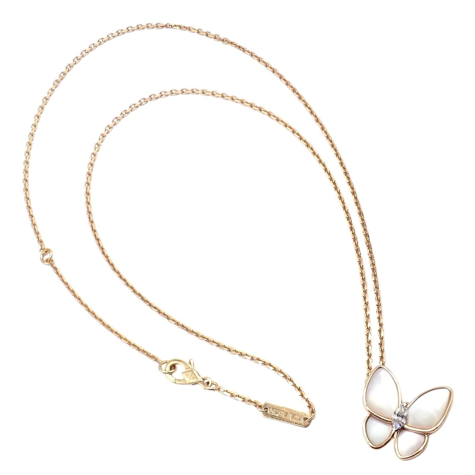Van Cleef & Arpels - Collana con ciondolo in oro con diamanti e madreperla a due farfalle in vendita 6