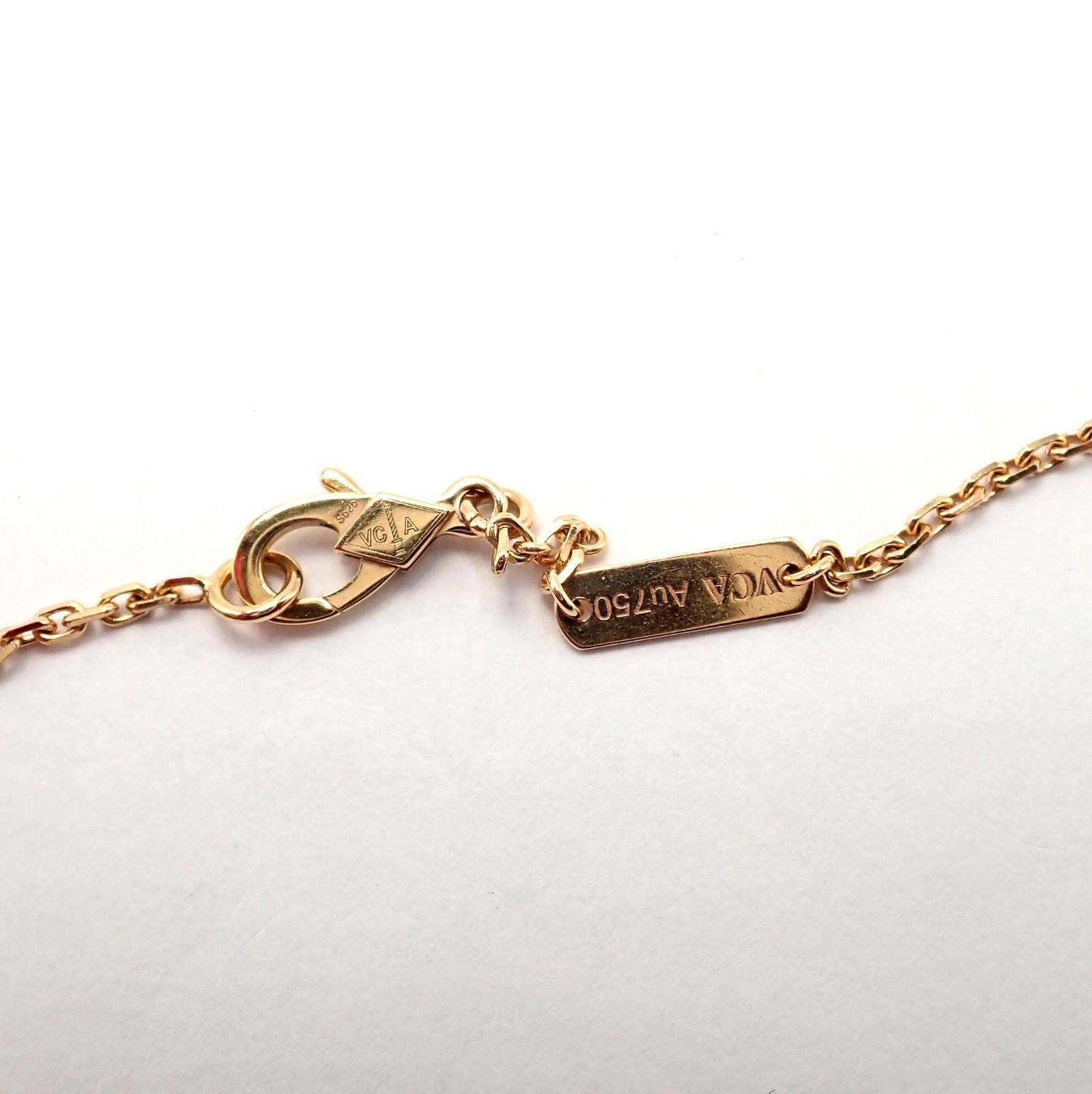 Van Cleef & Arpels - Collana con ciondolo in oro con diamanti e madreperla a due farfalle in vendita 3